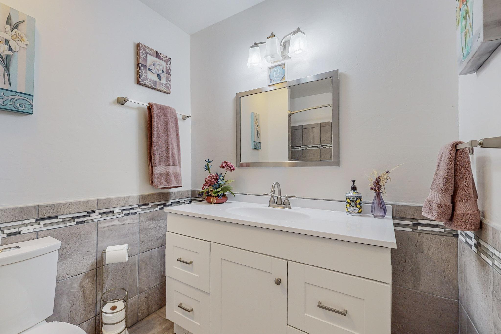 6239 Roadrunner Loop NE