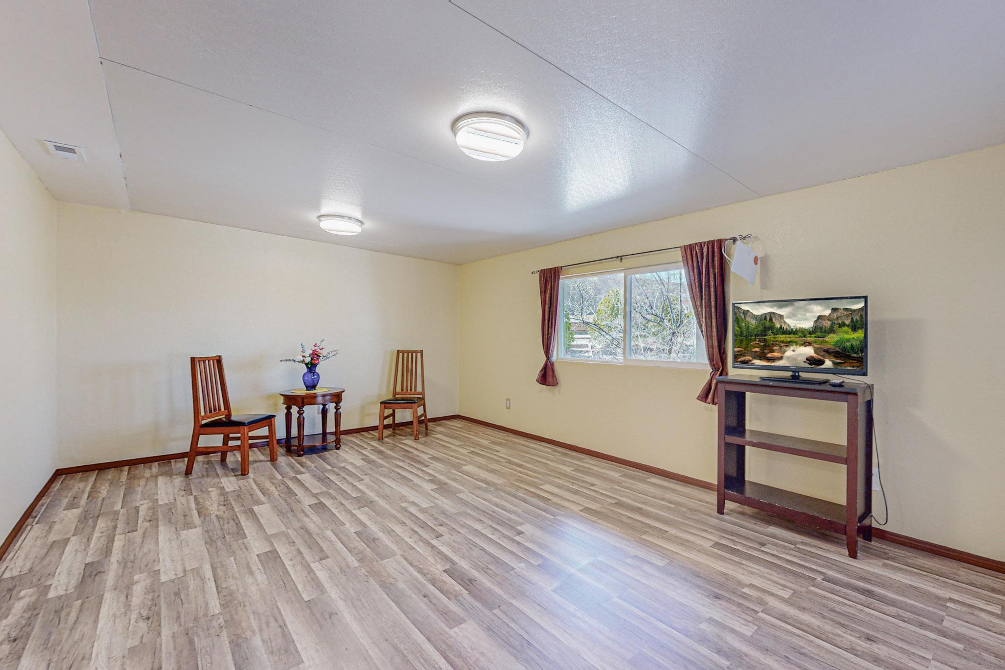 6239 Roadrunner Loop NE