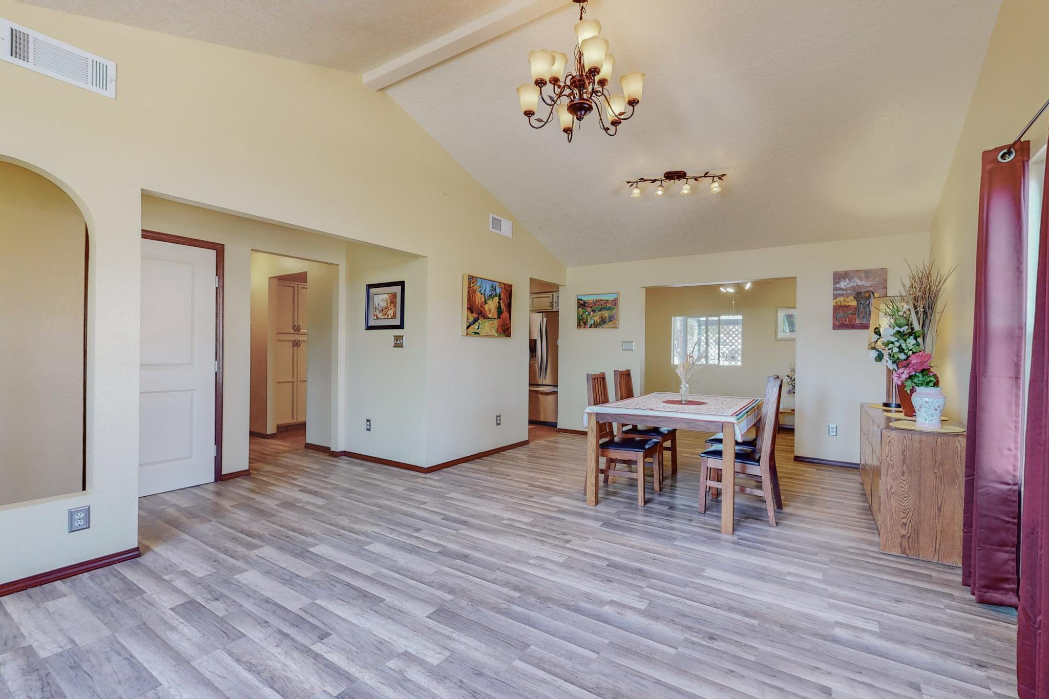 6239 Roadrunner Loop NE