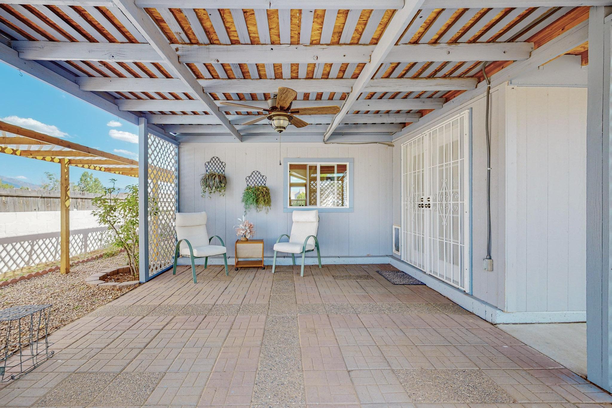 6239 Roadrunner Loop NE