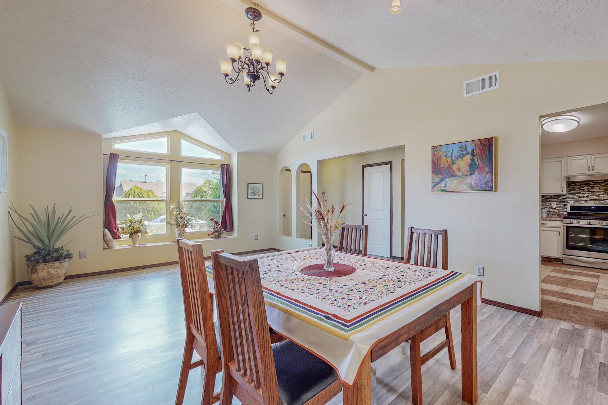 6239 Roadrunner Loop NE
