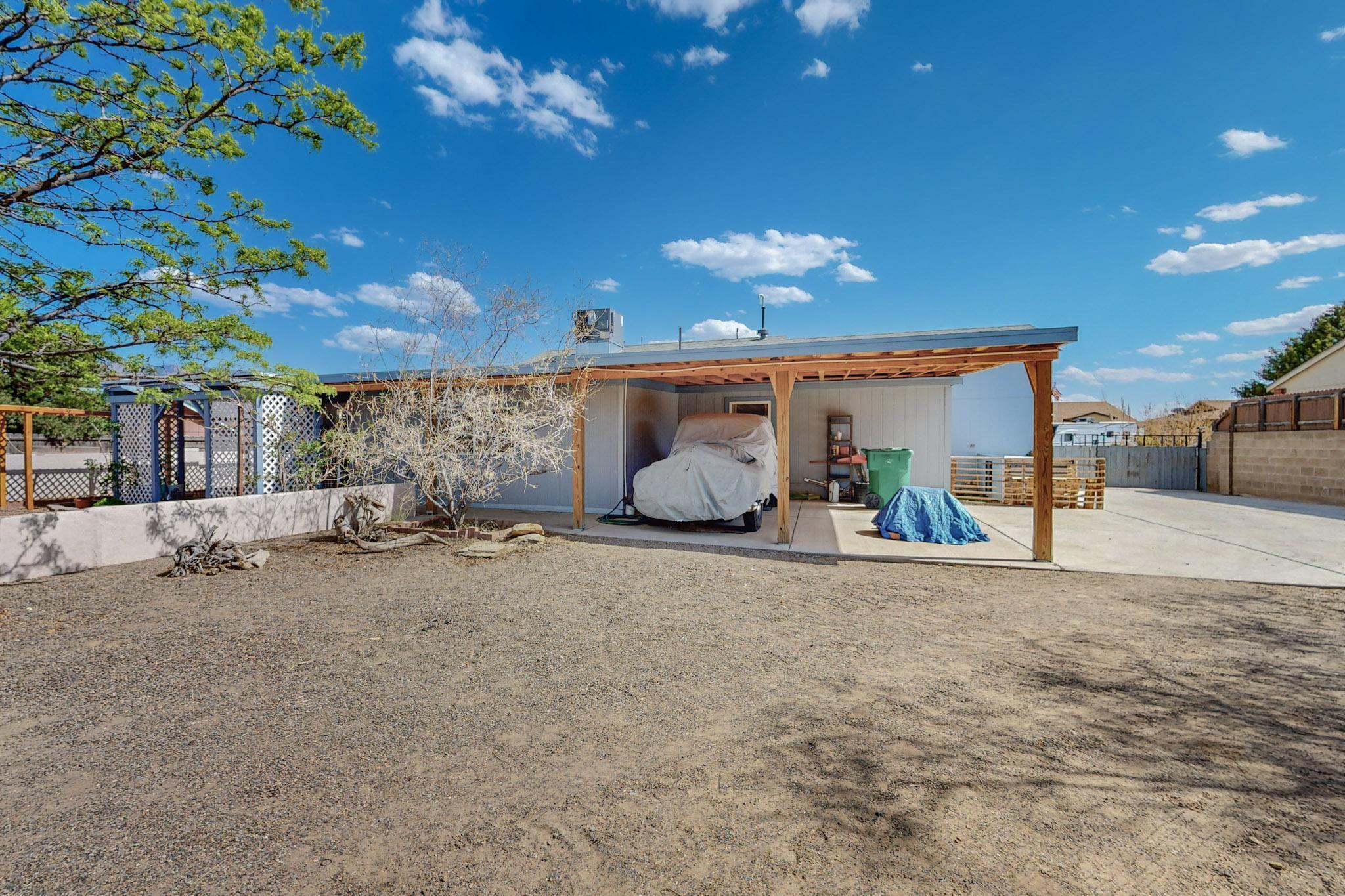 6239 Roadrunner Loop NE