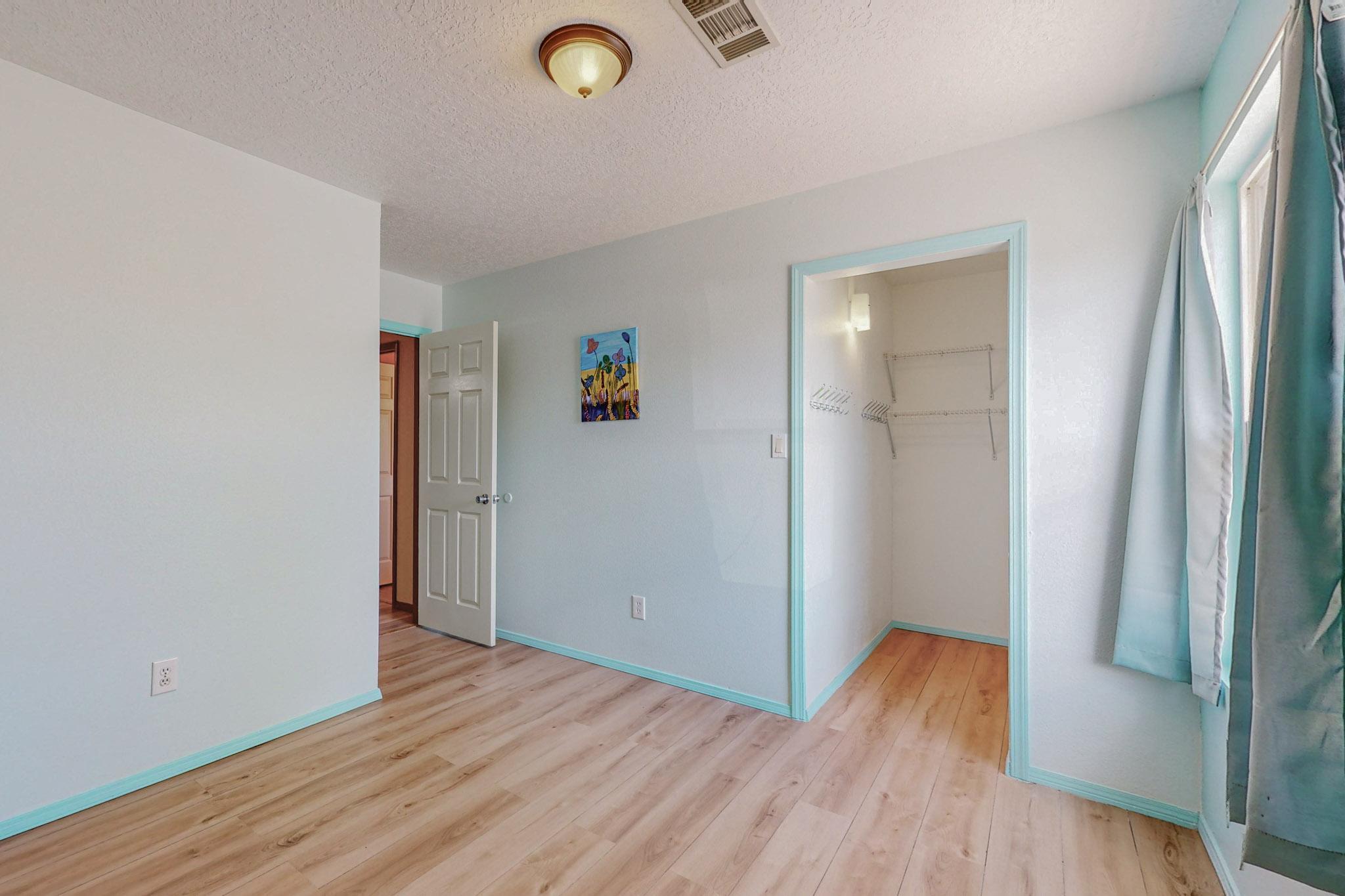 6239 Roadrunner Loop NE