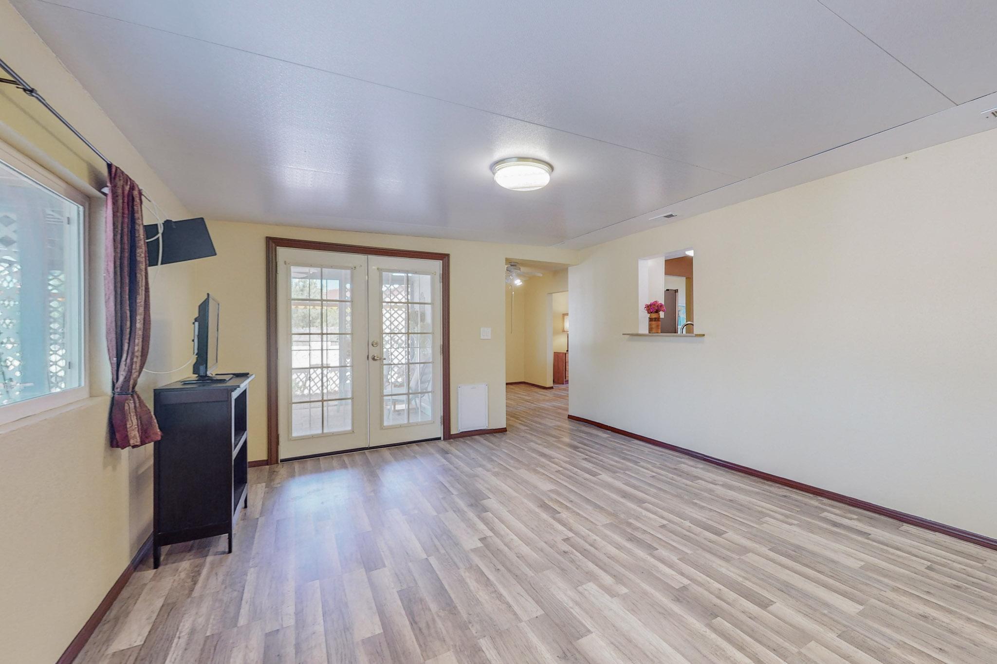 6239 Roadrunner Loop NE