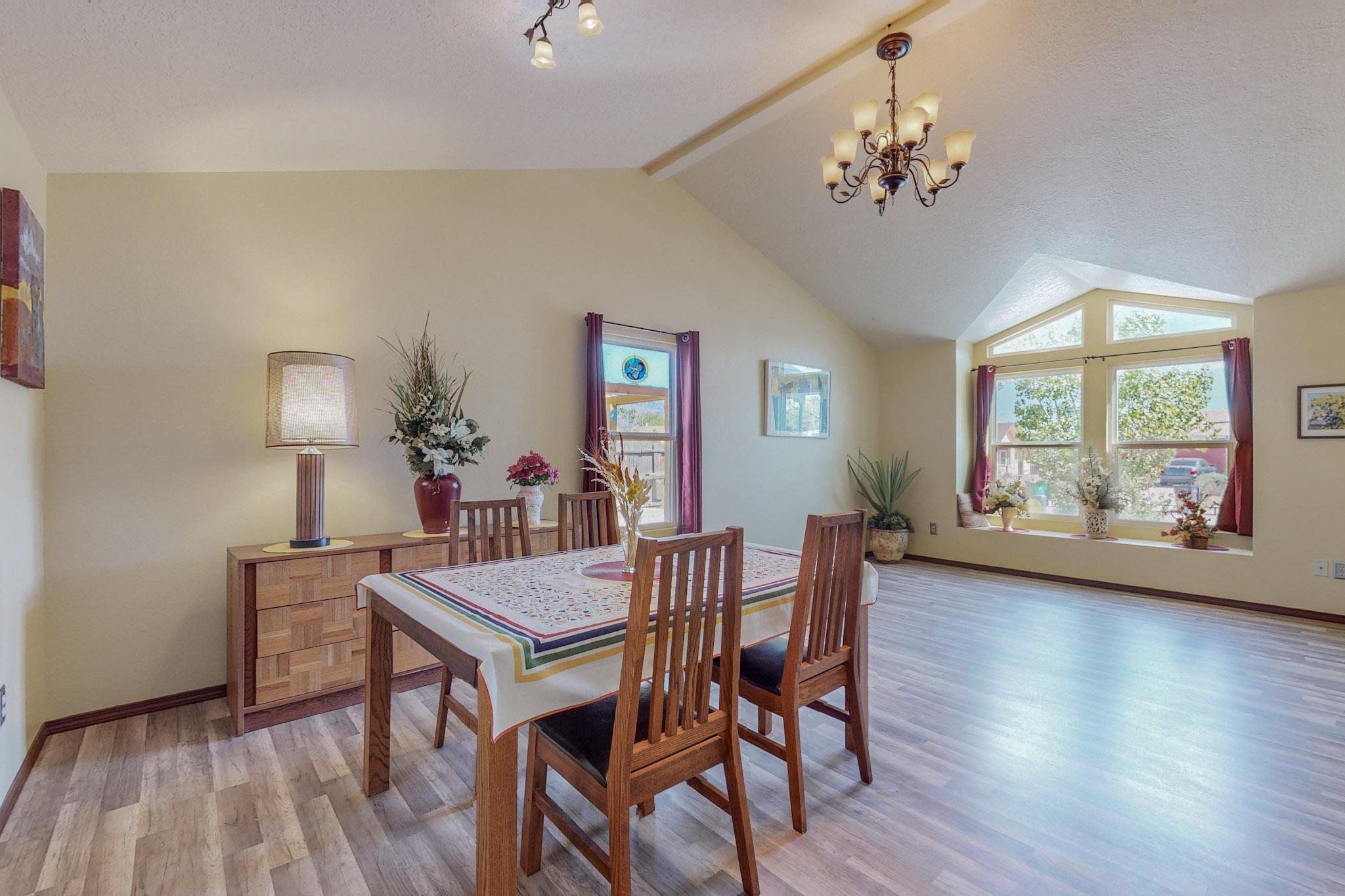 6239 Roadrunner Loop NE