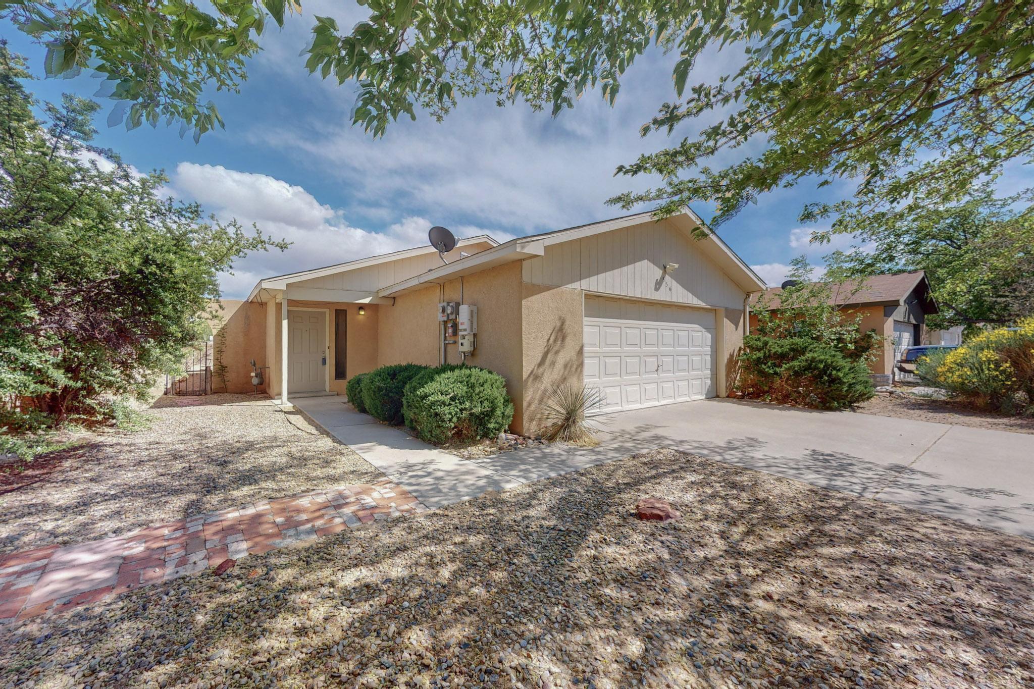 856 Entrada Drive SW