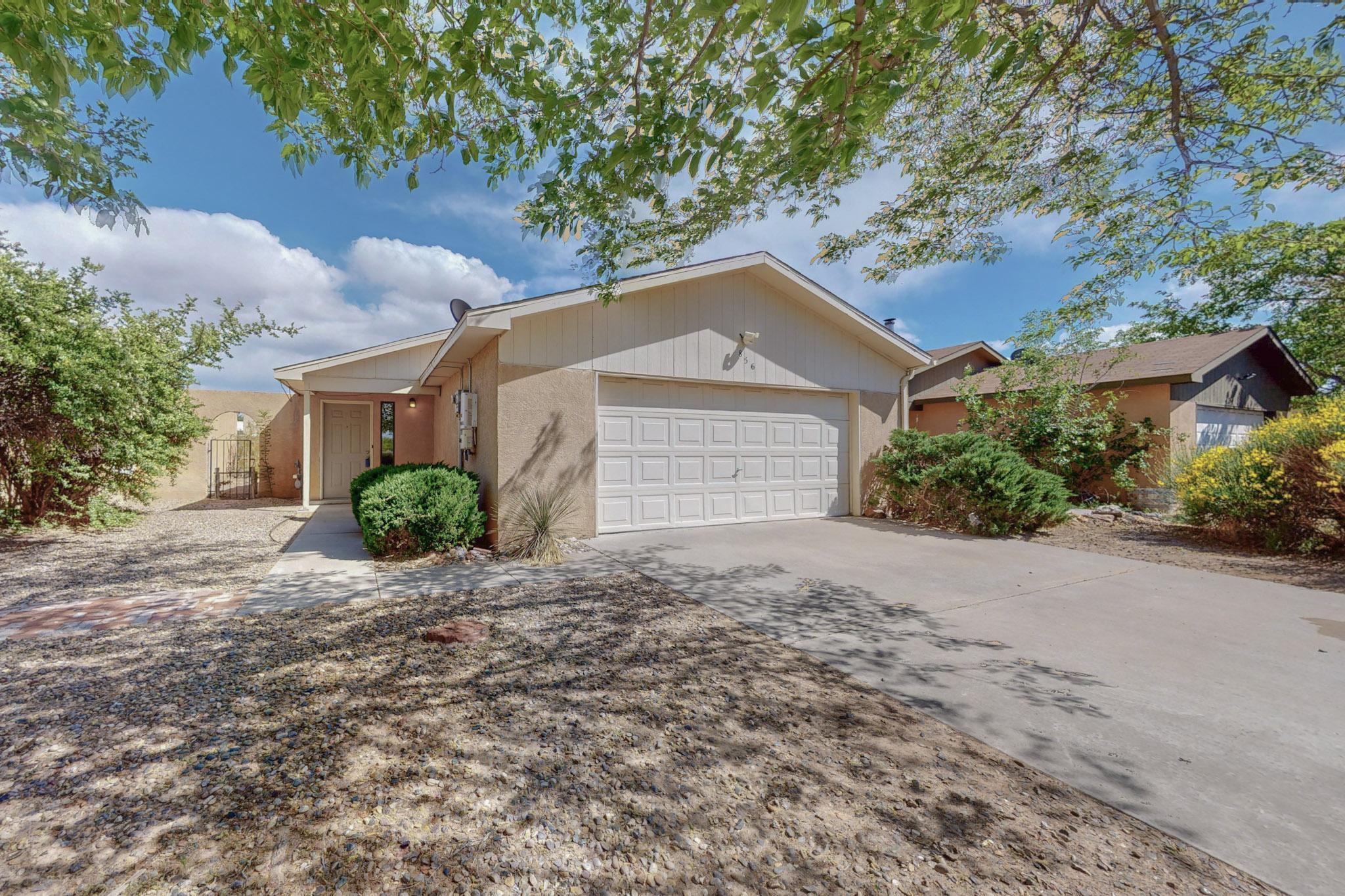 856 Entrada Drive SW