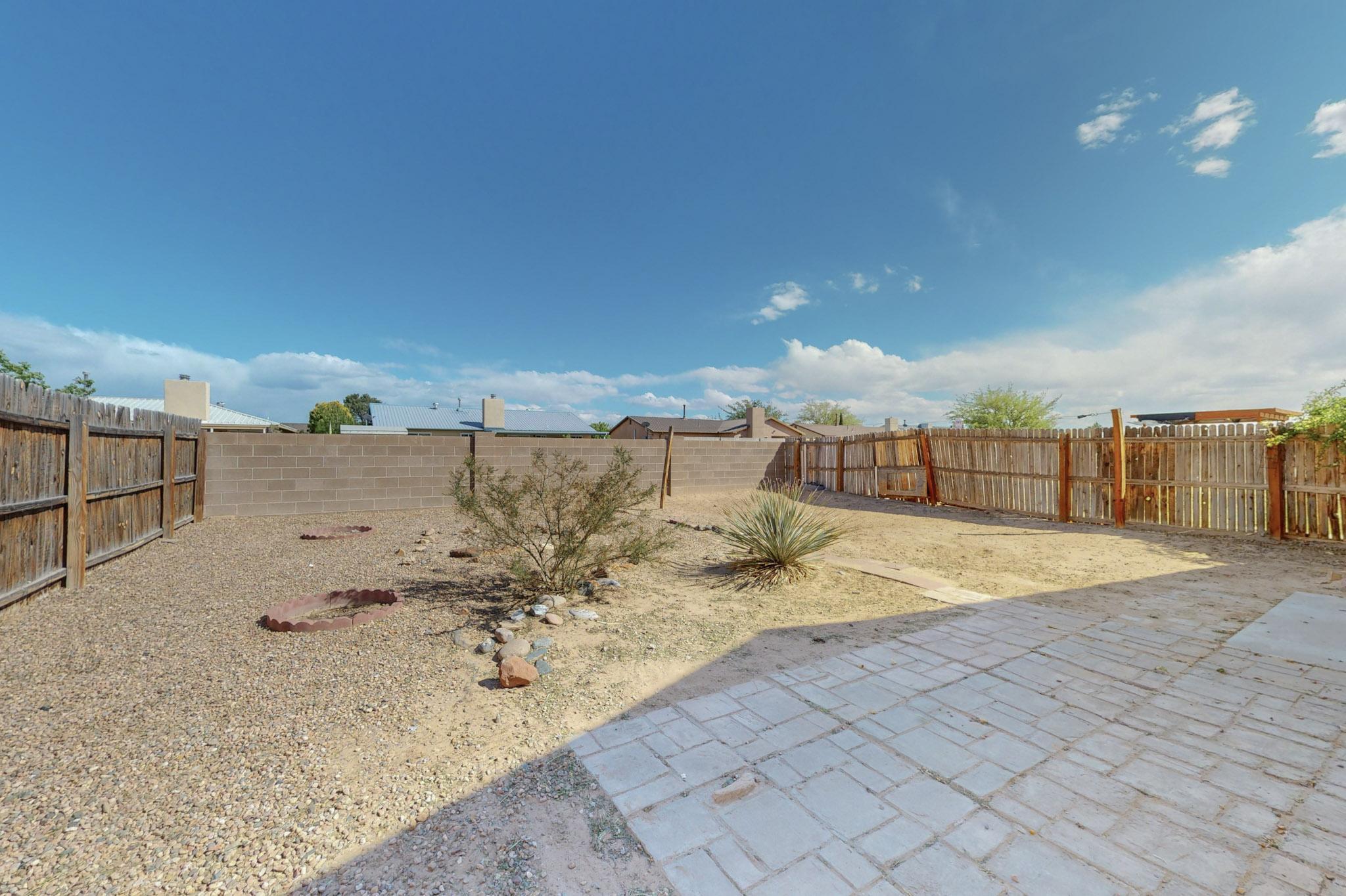 856 Entrada Drive SW