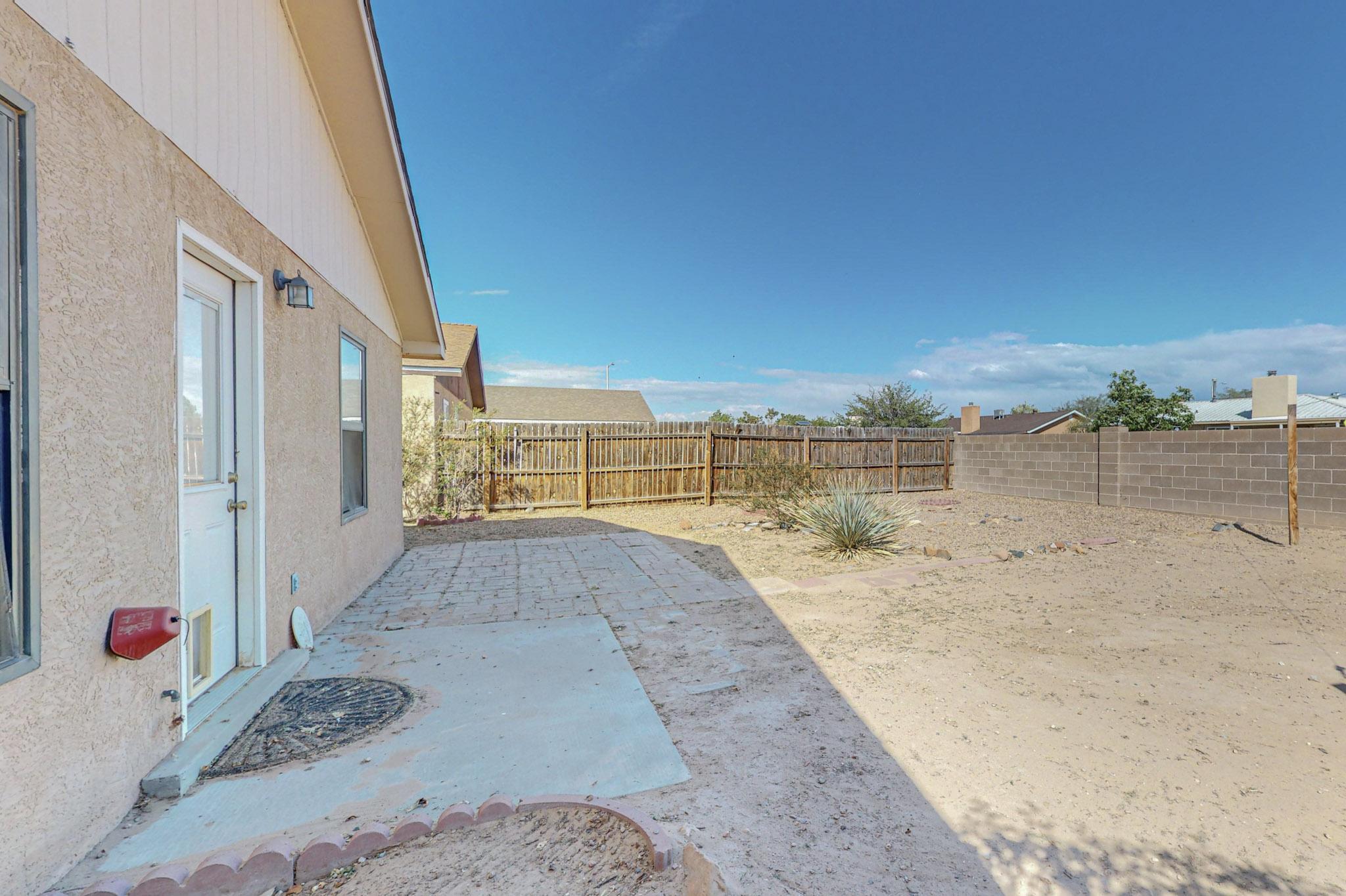 856 Entrada Drive SW