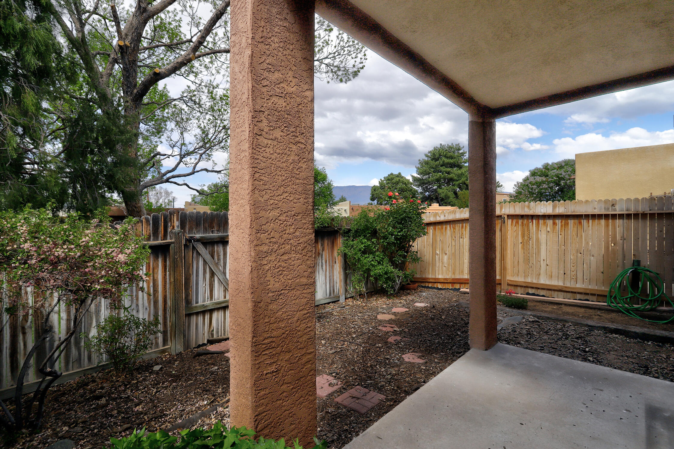 6107 Del Campo Place NE
