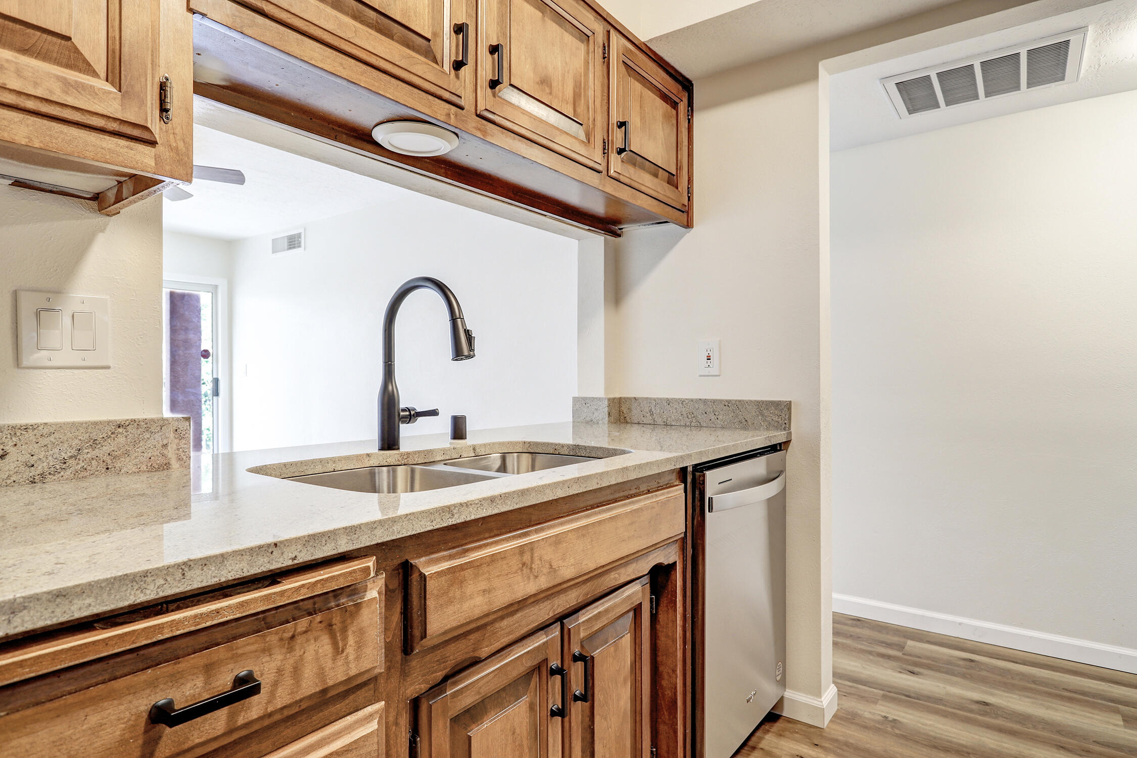 6107 Del Campo Place NE