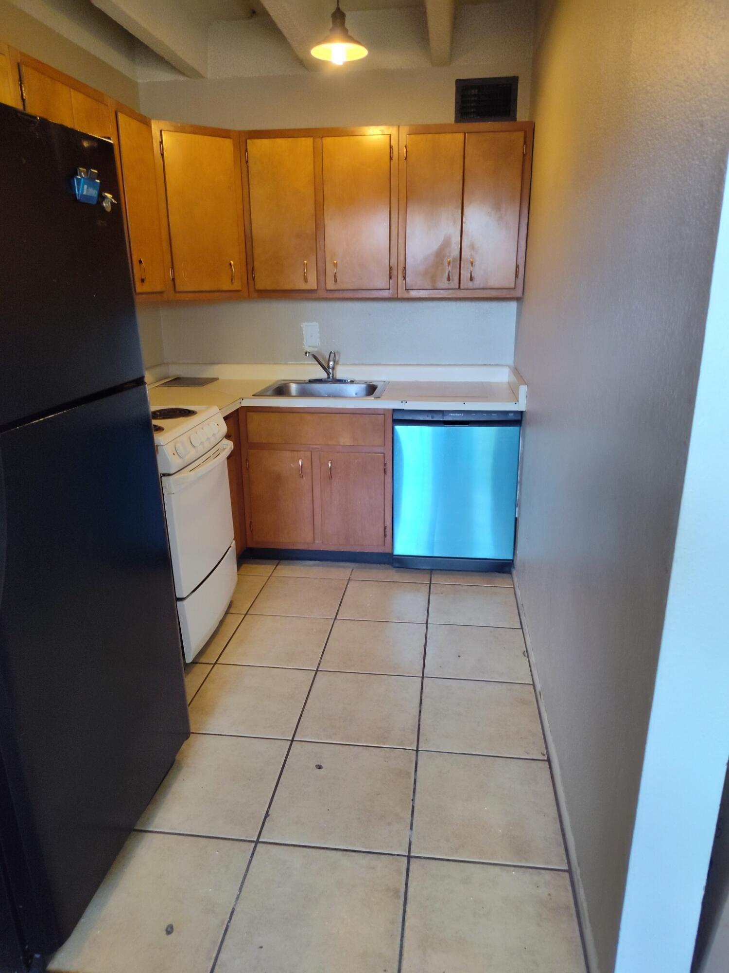 1100 Alvarado Drive SE 302