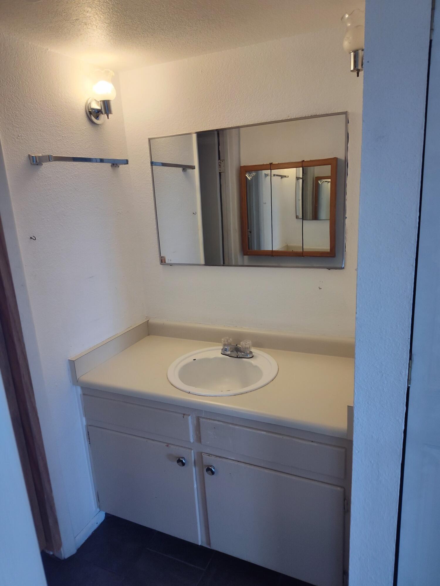 1100 Alvarado Drive SE 302
