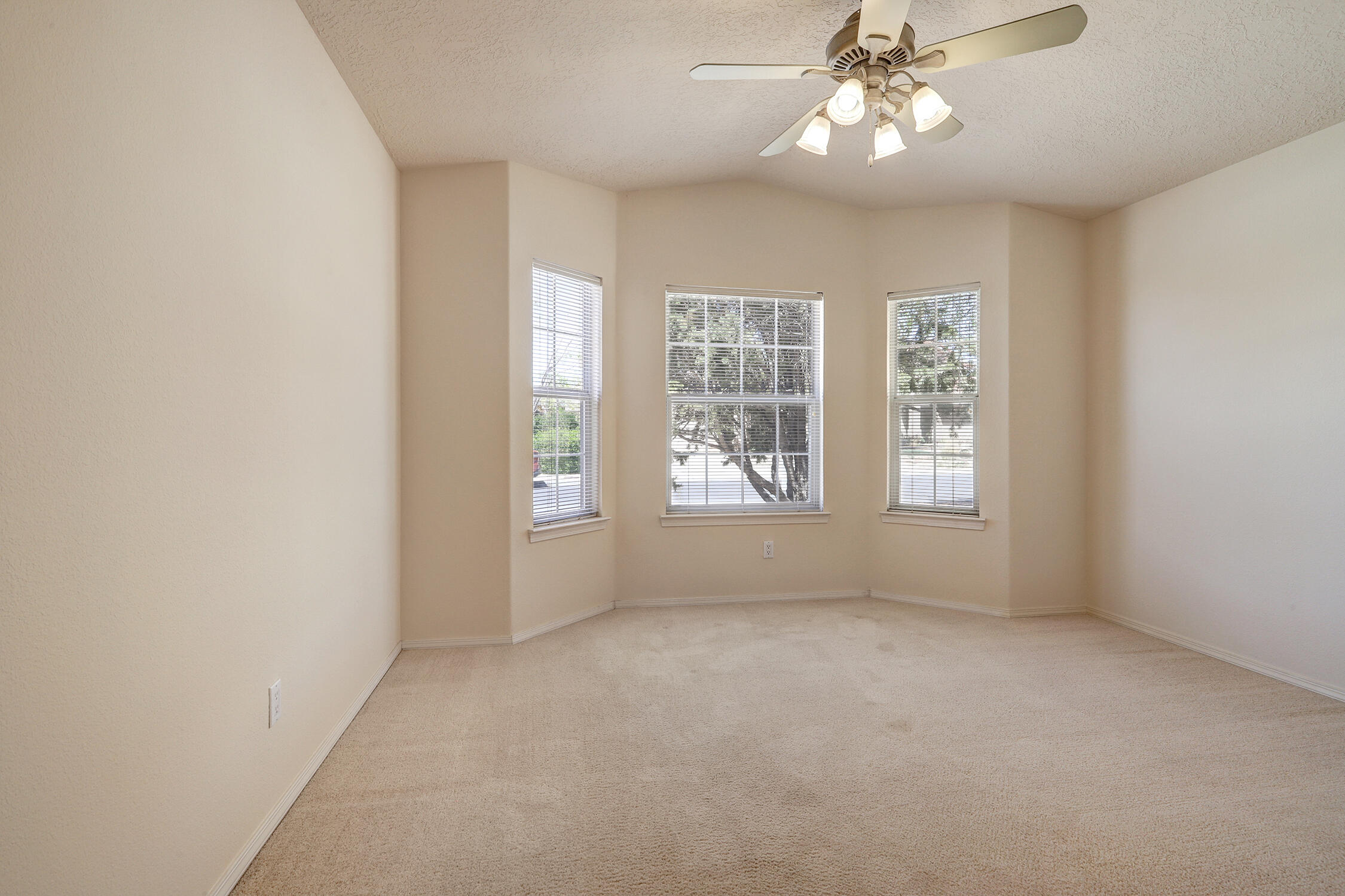 9216 Cactus Trail Road NW
