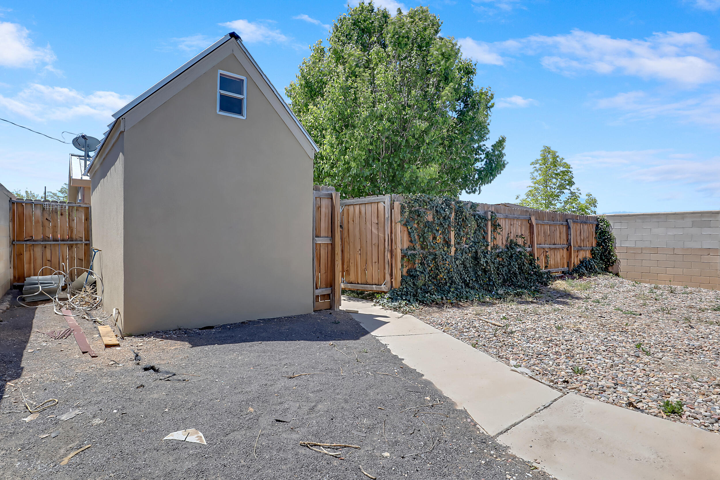 9001 Phoenix Avenue NE
