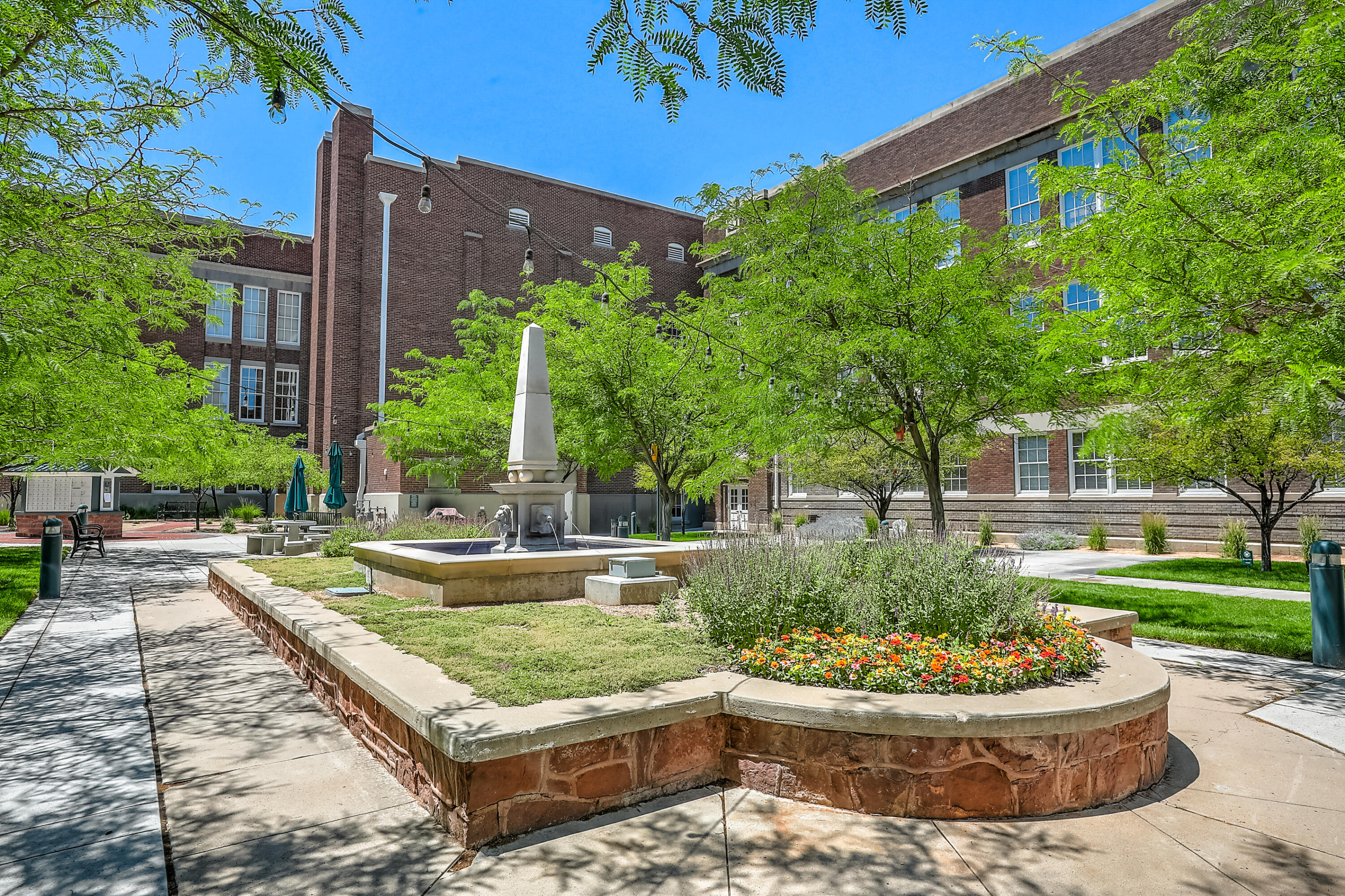 100 Broadway Boulevard NE 304
