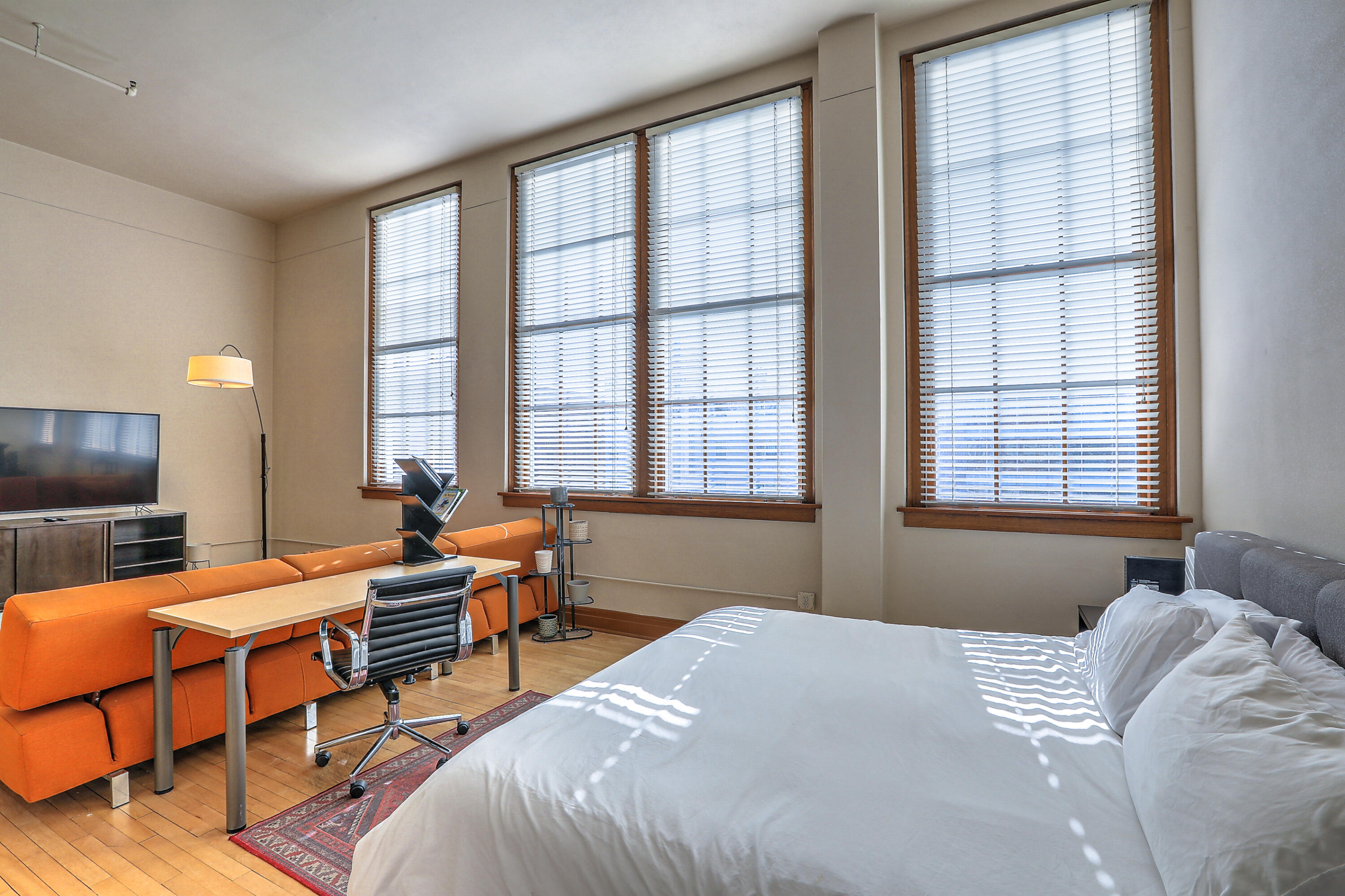 100 Broadway Boulevard NE 304