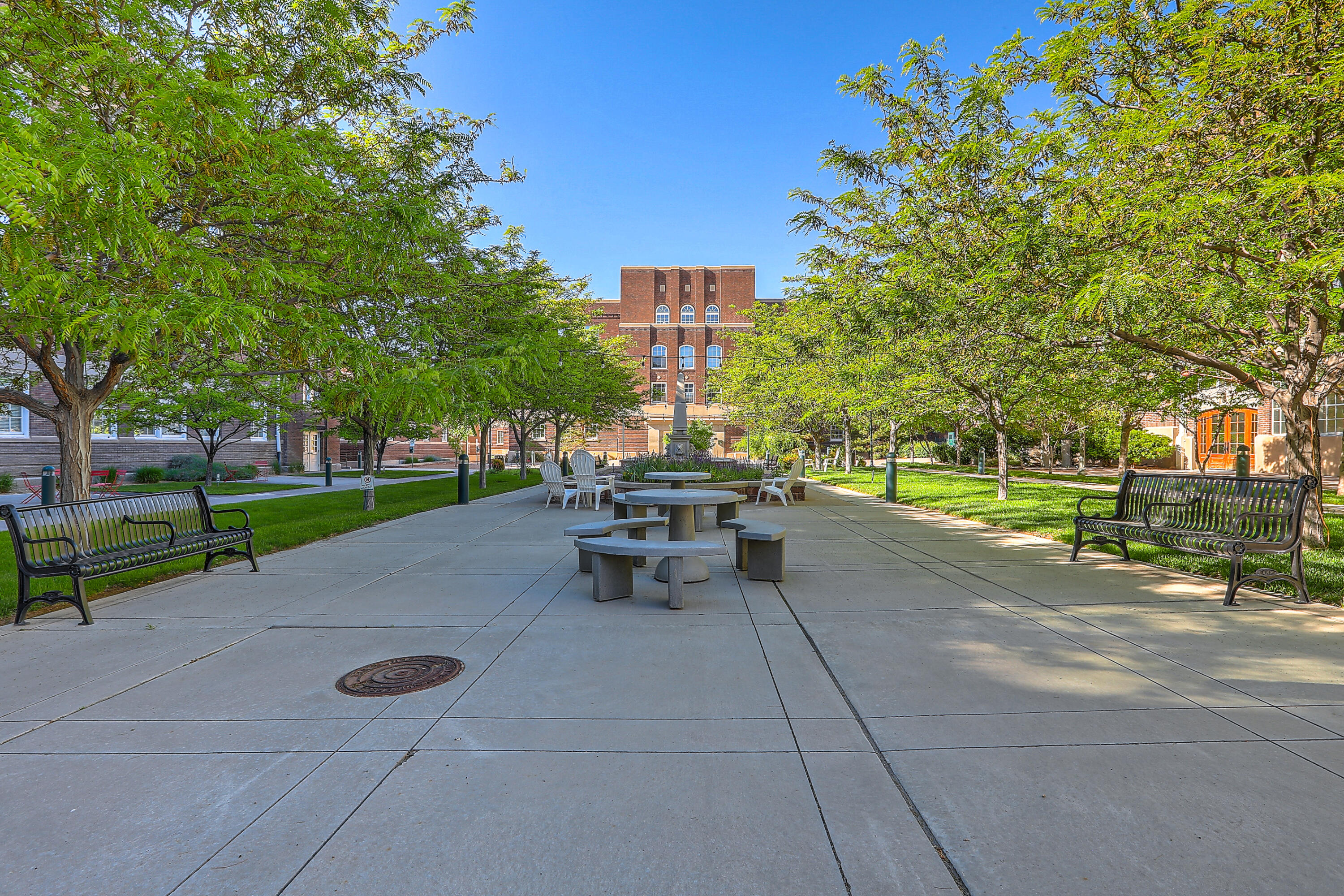 100 Broadway Boulevard NE 304