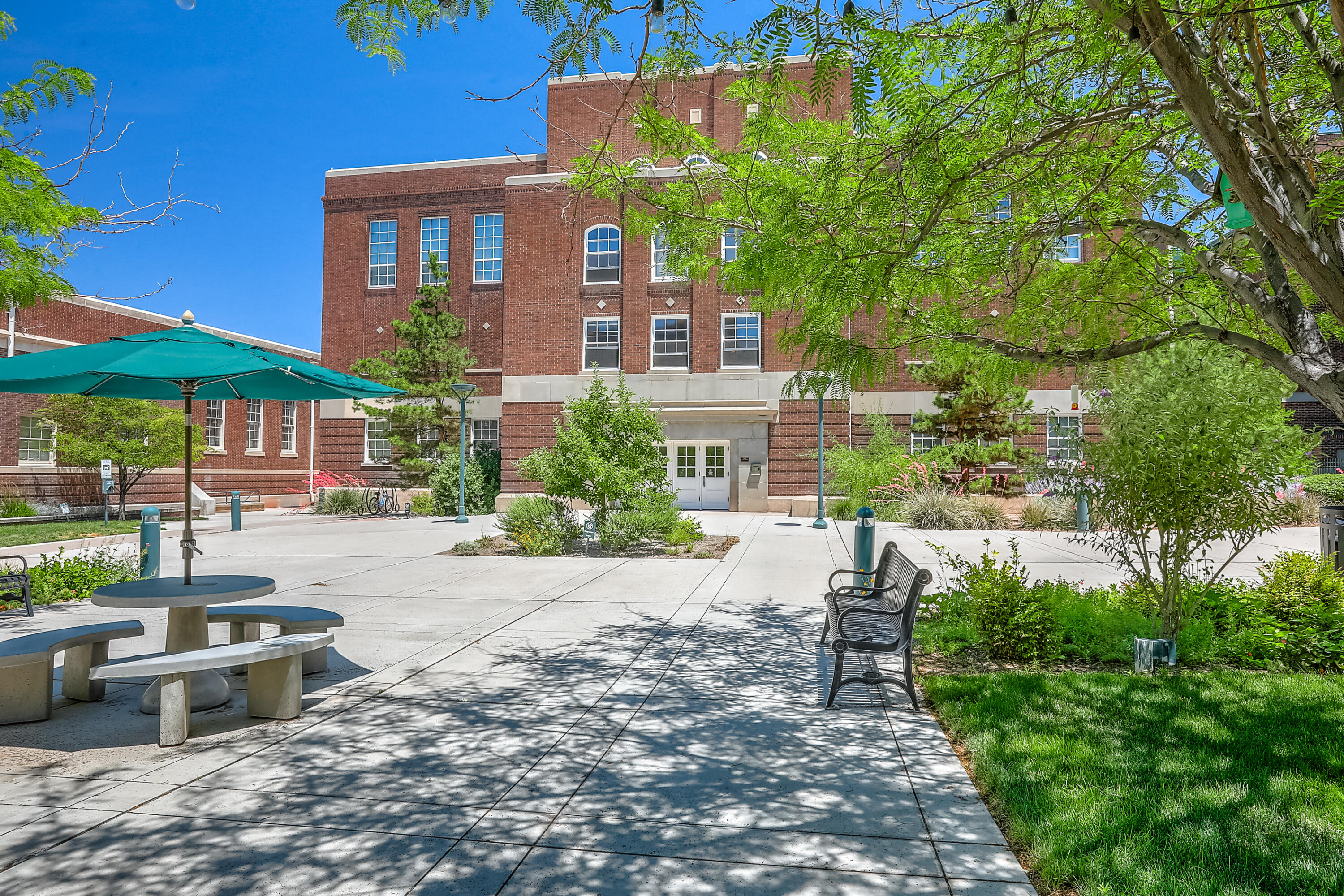 100 Broadway Boulevard NE 304