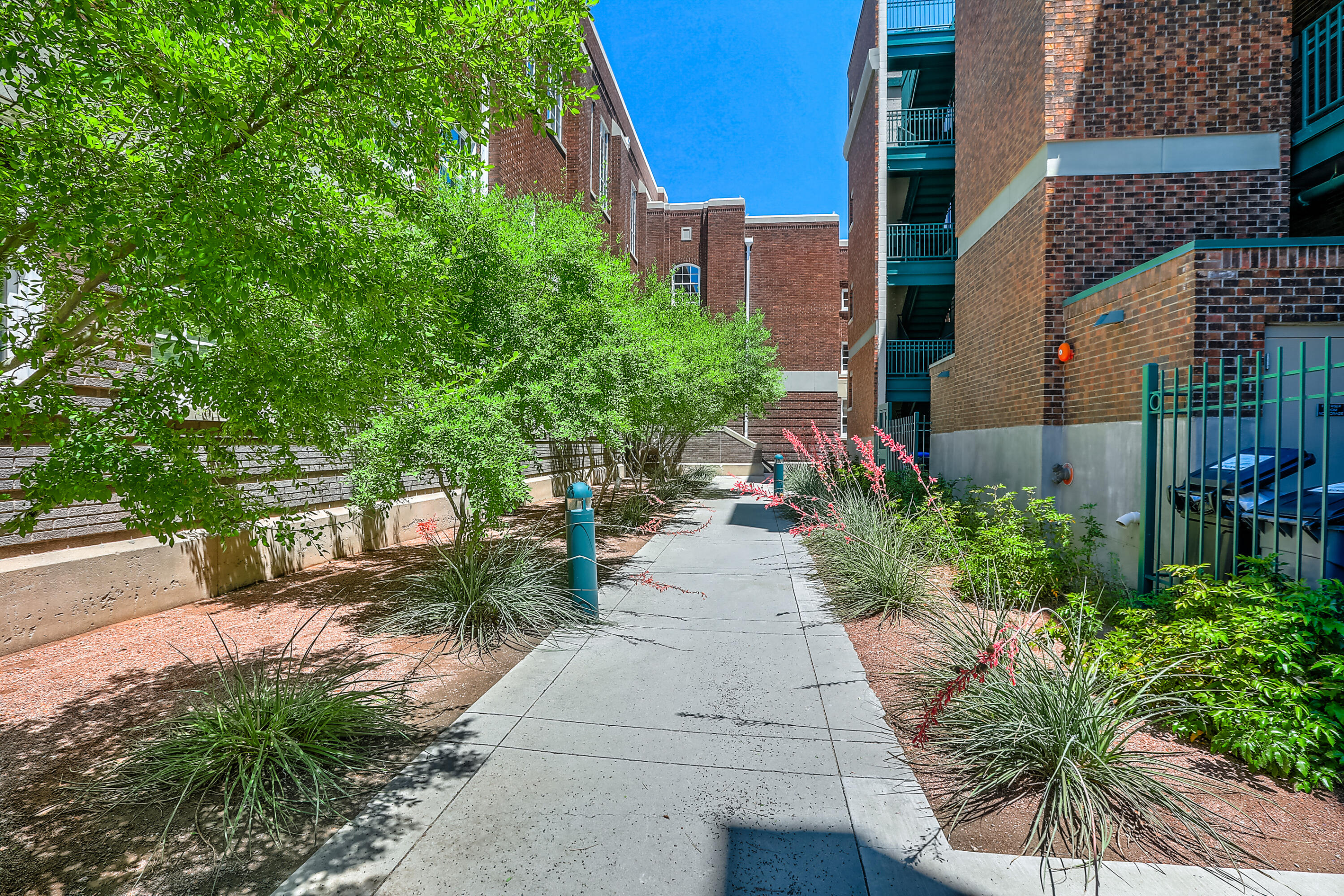 100 Broadway Boulevard NE 304