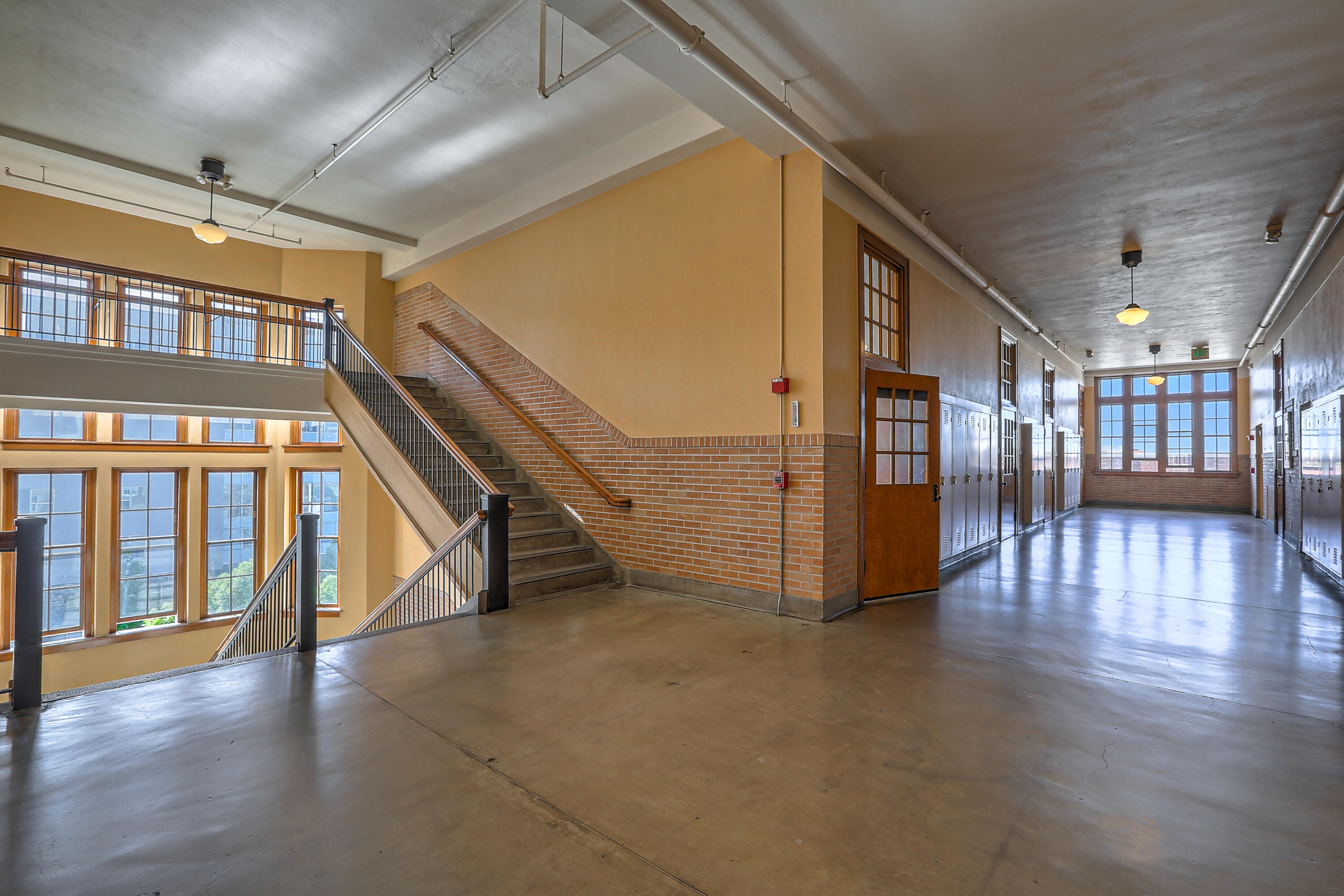 100 Broadway Boulevard NE 304