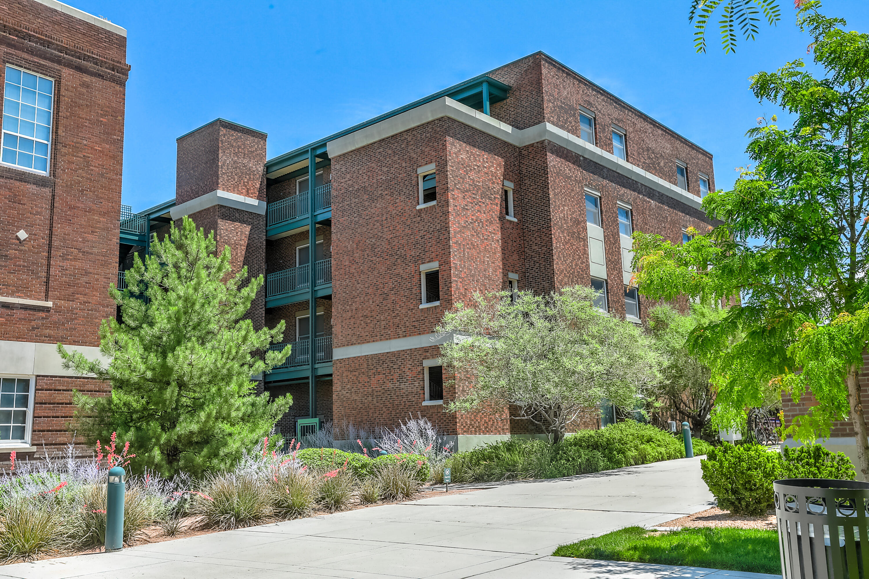 100 Broadway Boulevard NE 304