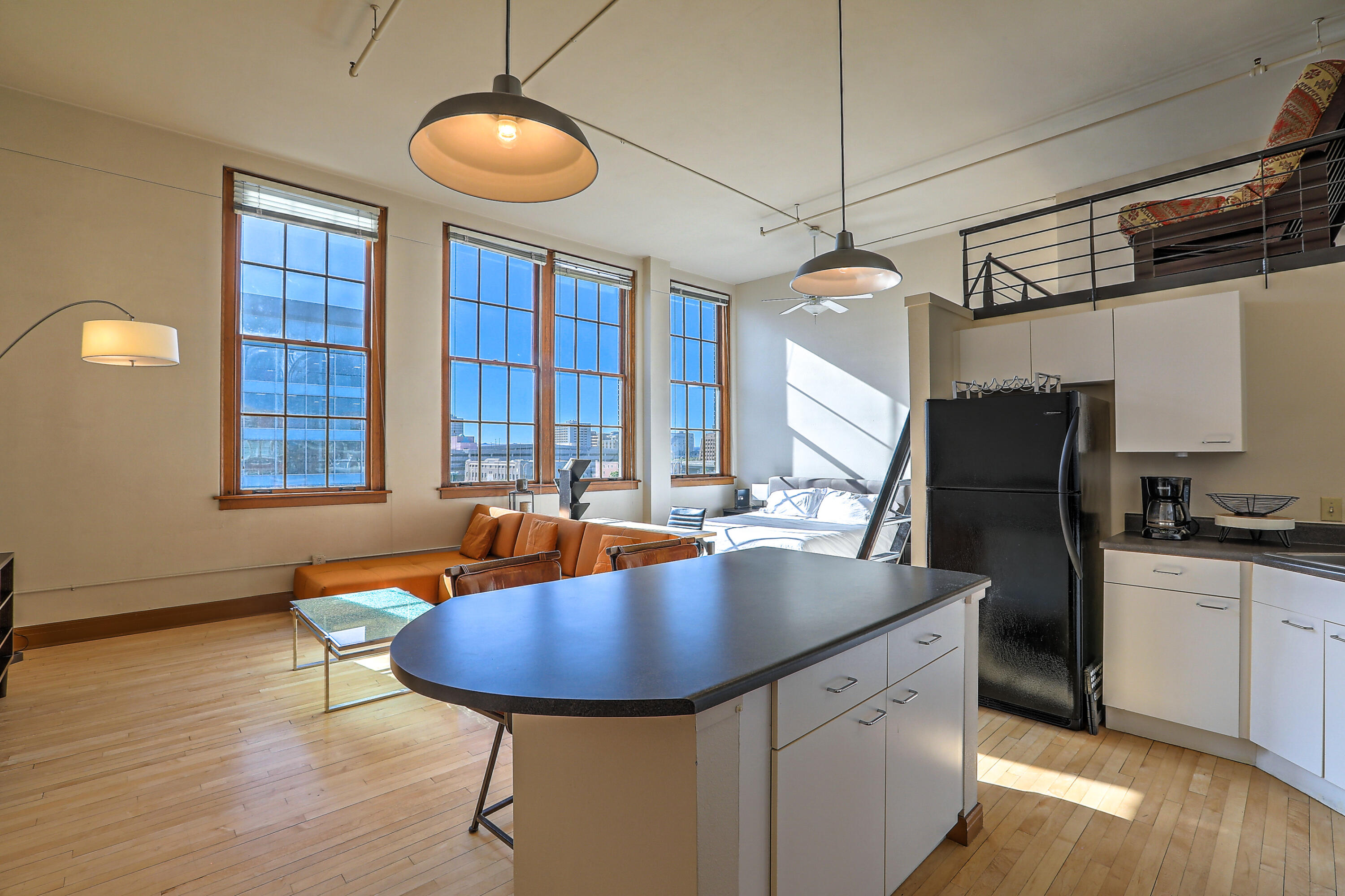 100 Broadway Boulevard NE 304