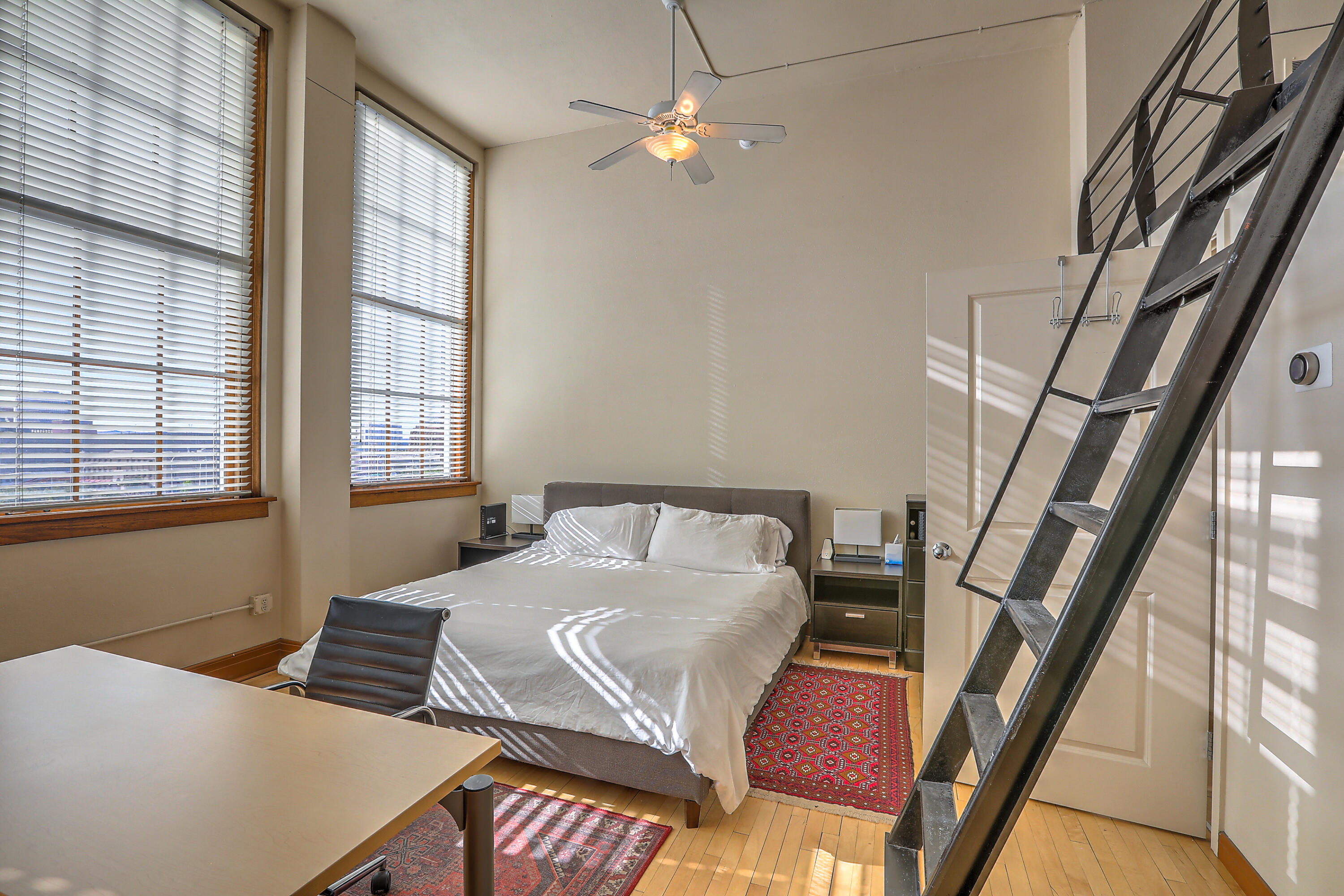 100 Broadway Boulevard NE 304