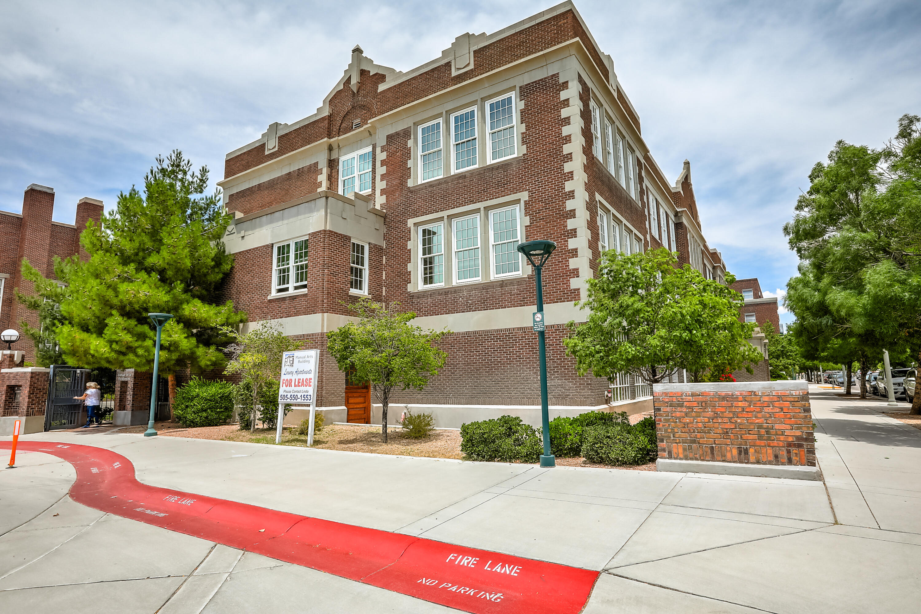 100 Broadway Boulevard NE 304