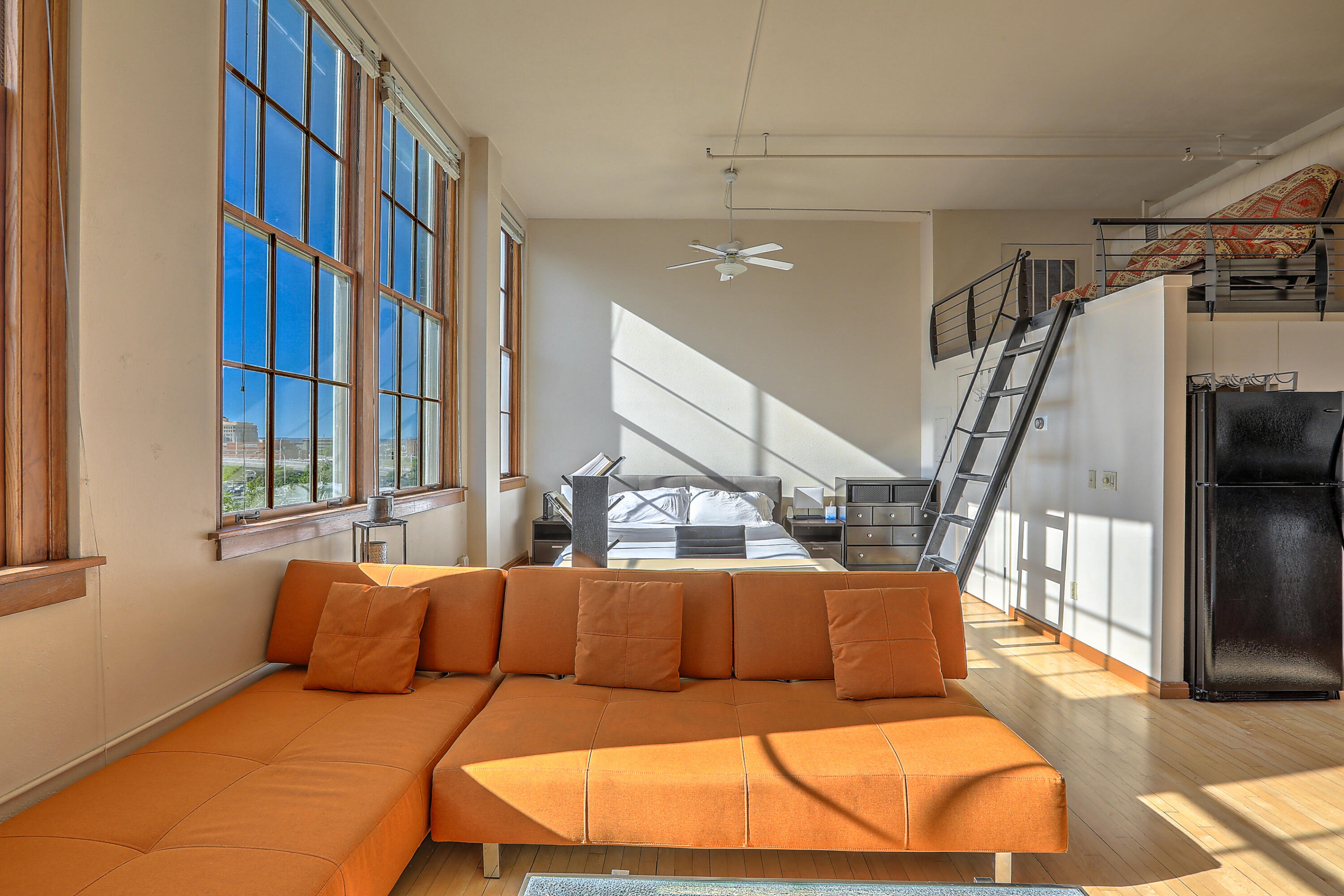 100 Broadway Boulevard NE 304