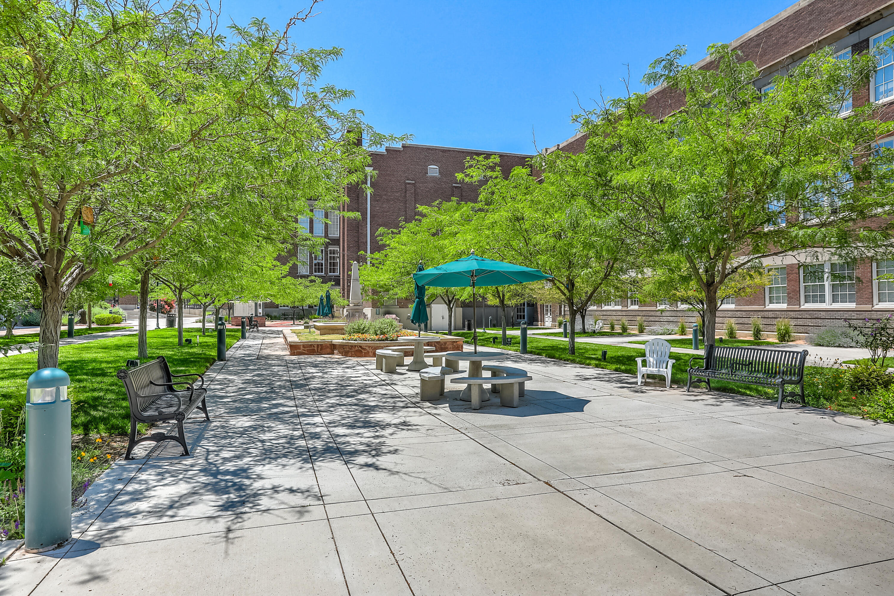 100 Broadway Boulevard NE 304