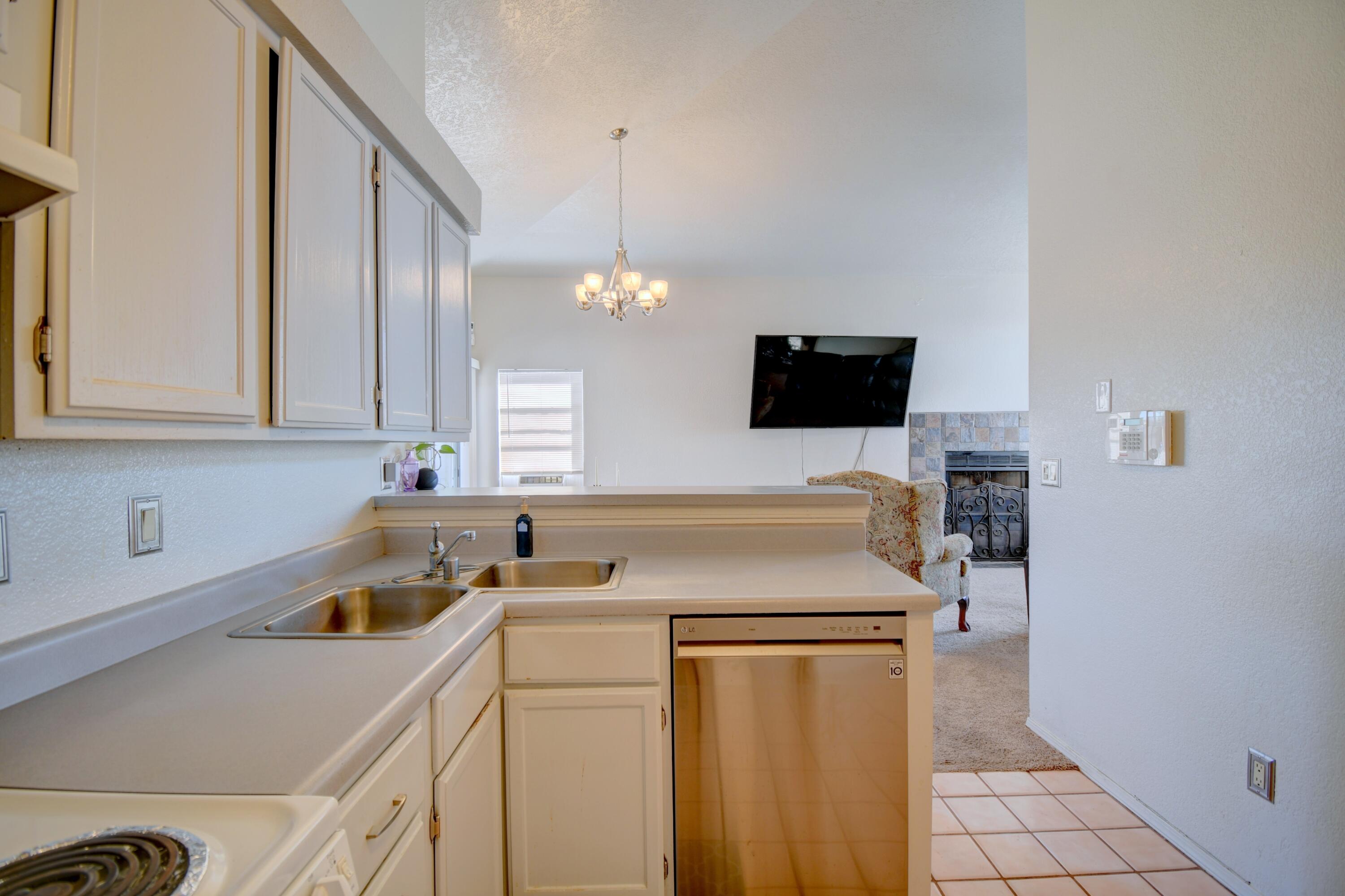 701 Heron Court SW