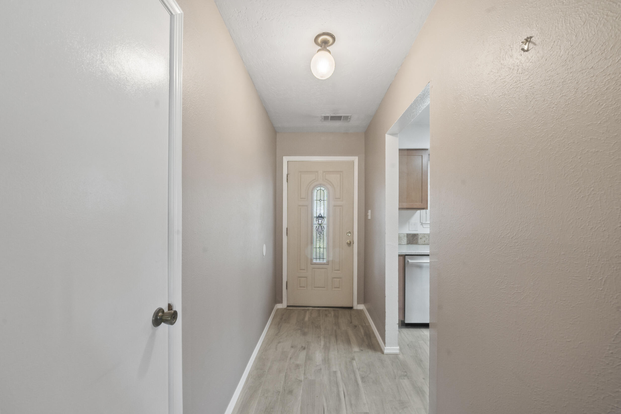 1790 Murray Loop