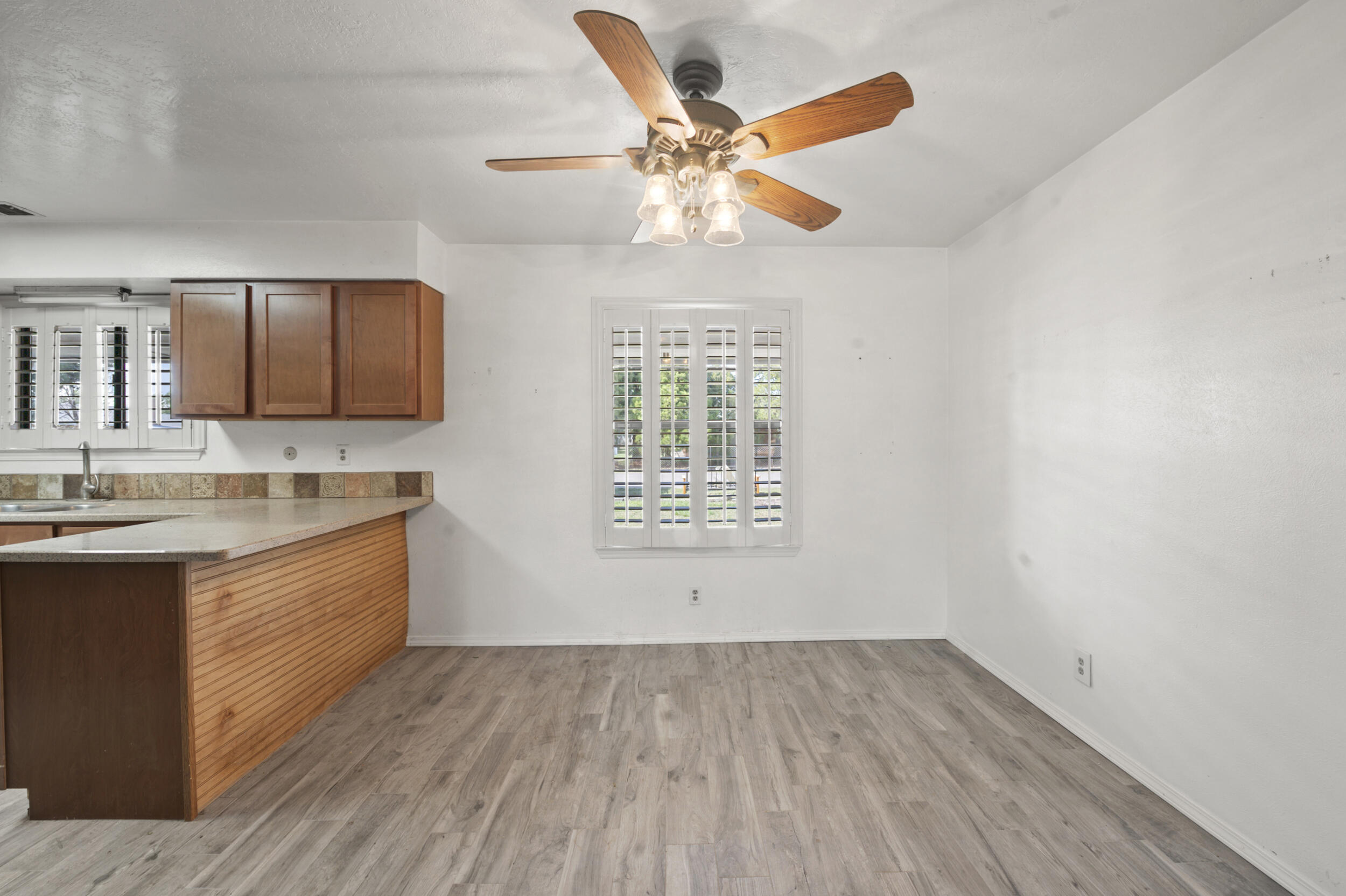1790 Murray Loop