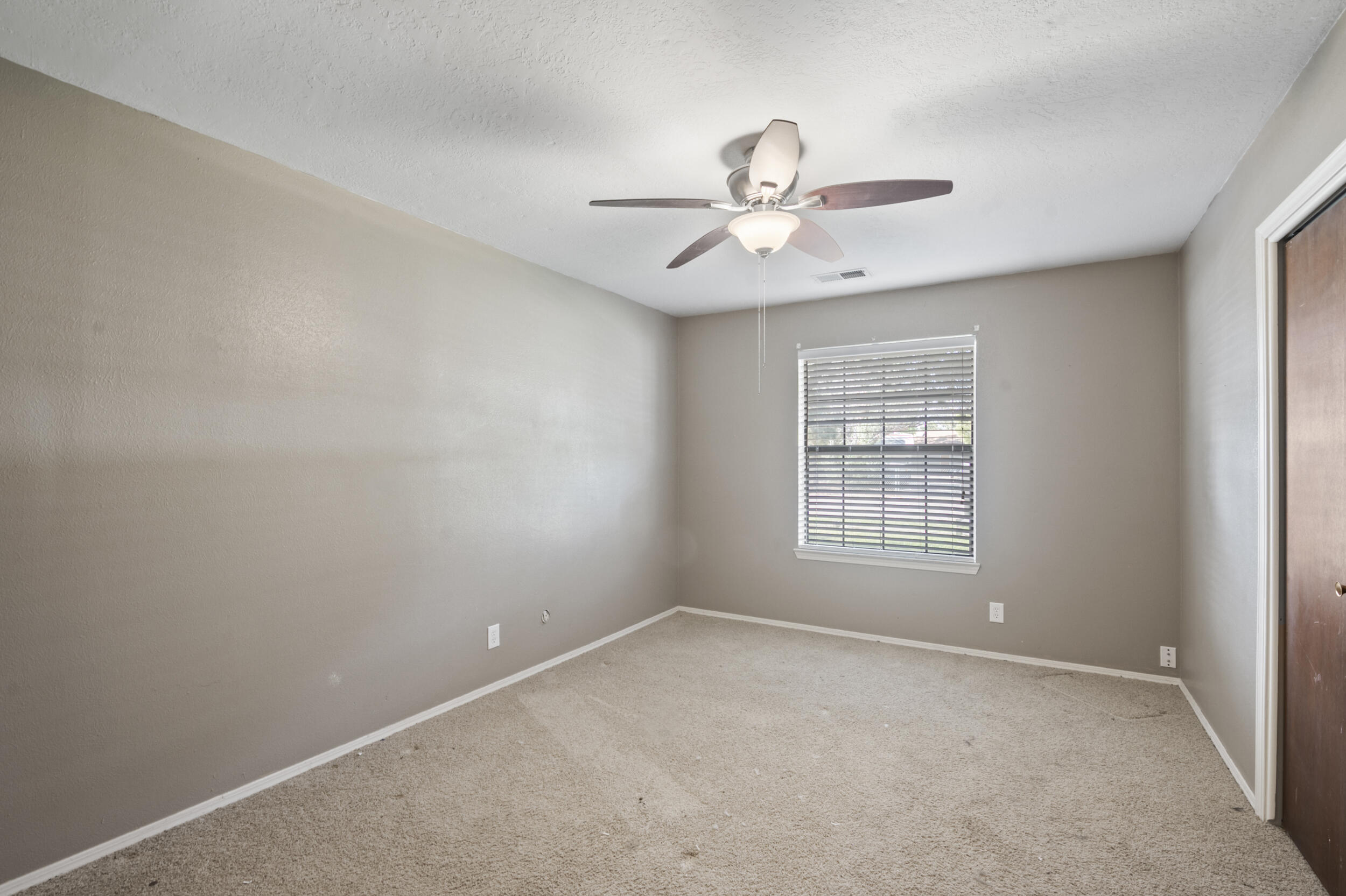 1790 Murray Loop