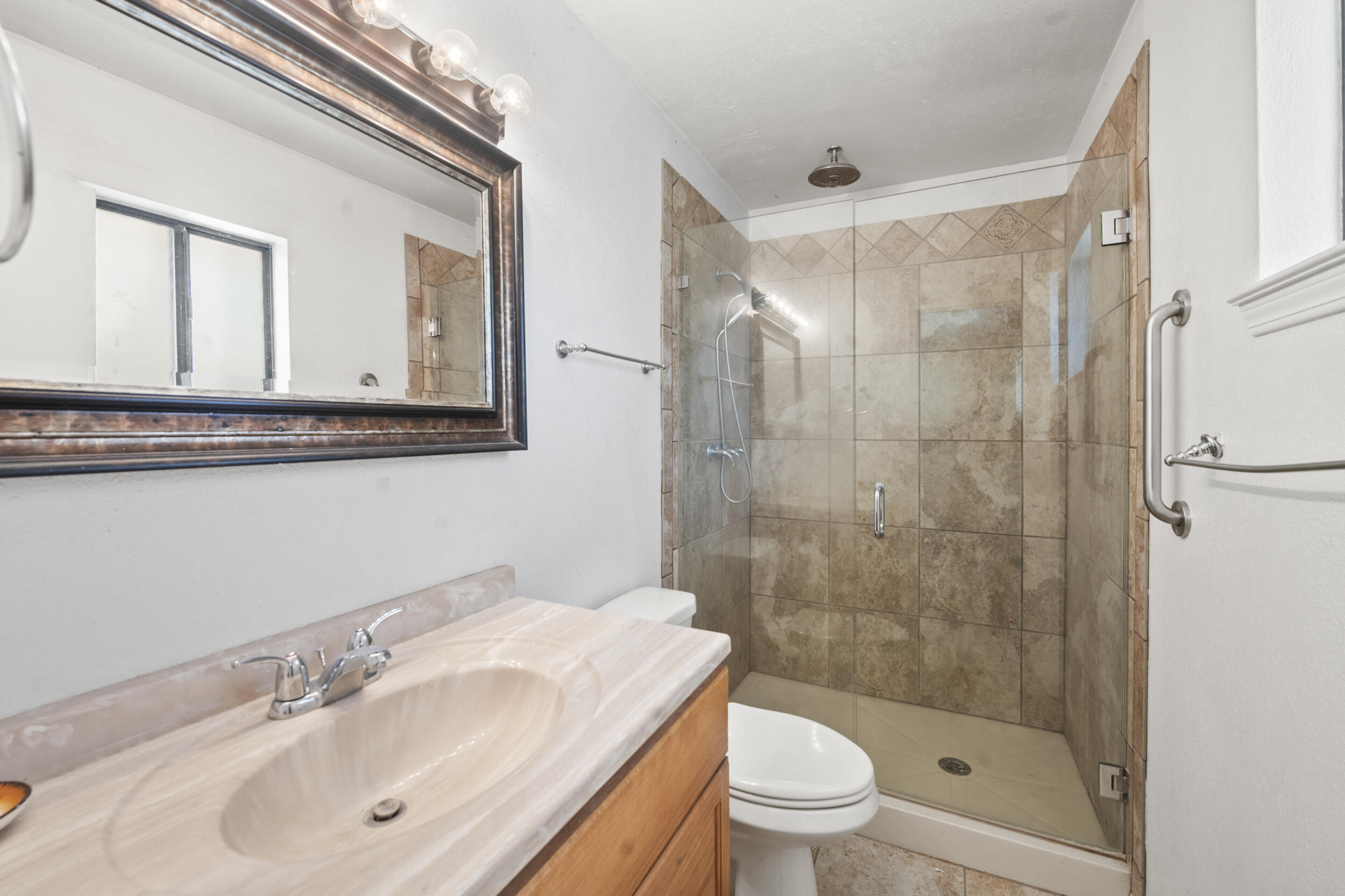 1790 Murray Loop
