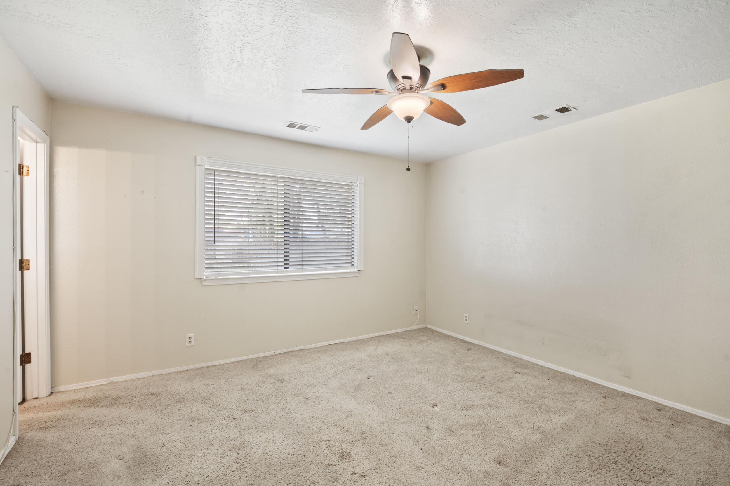 1790 Murray Loop