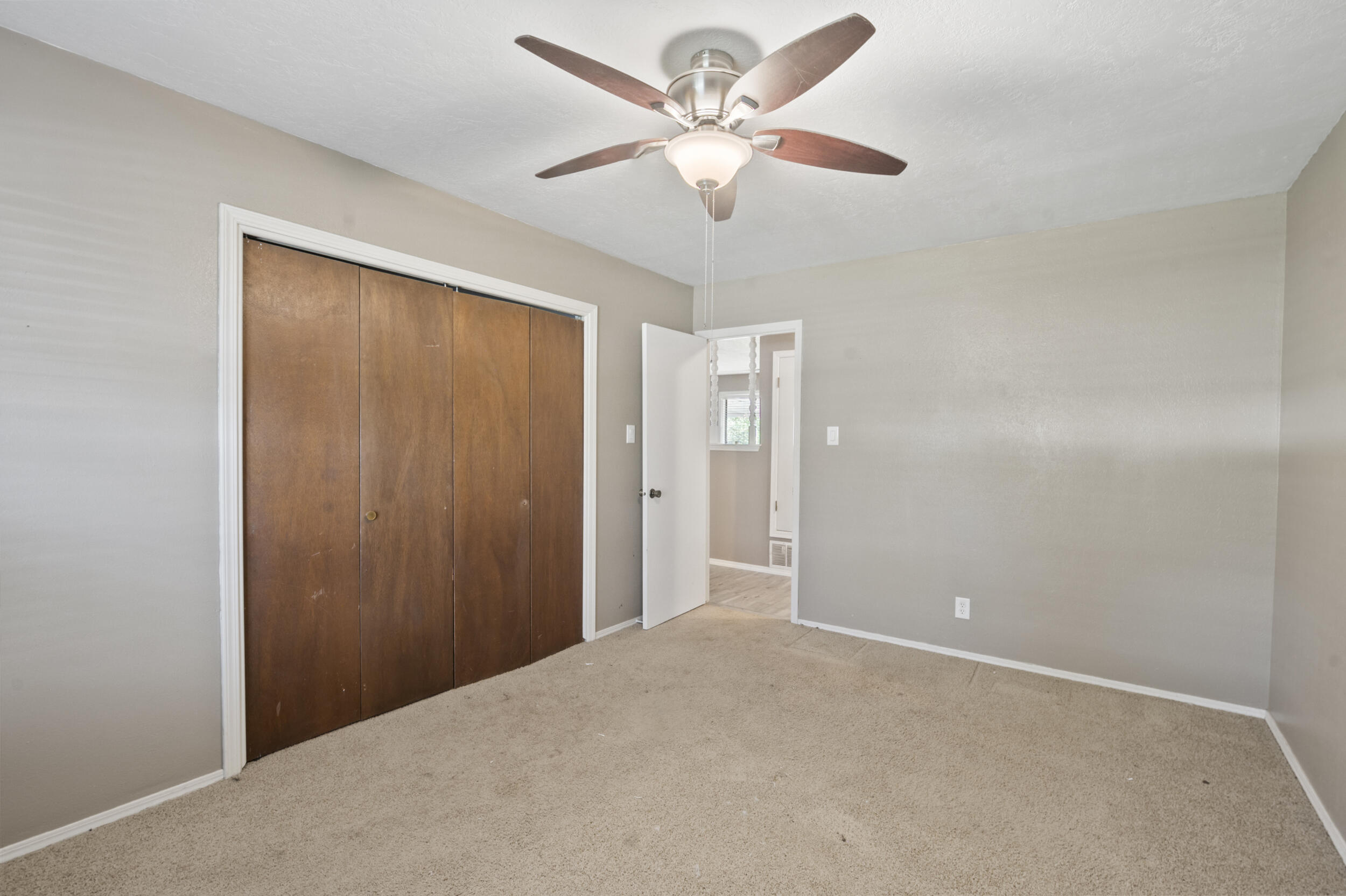 1790 Murray Loop