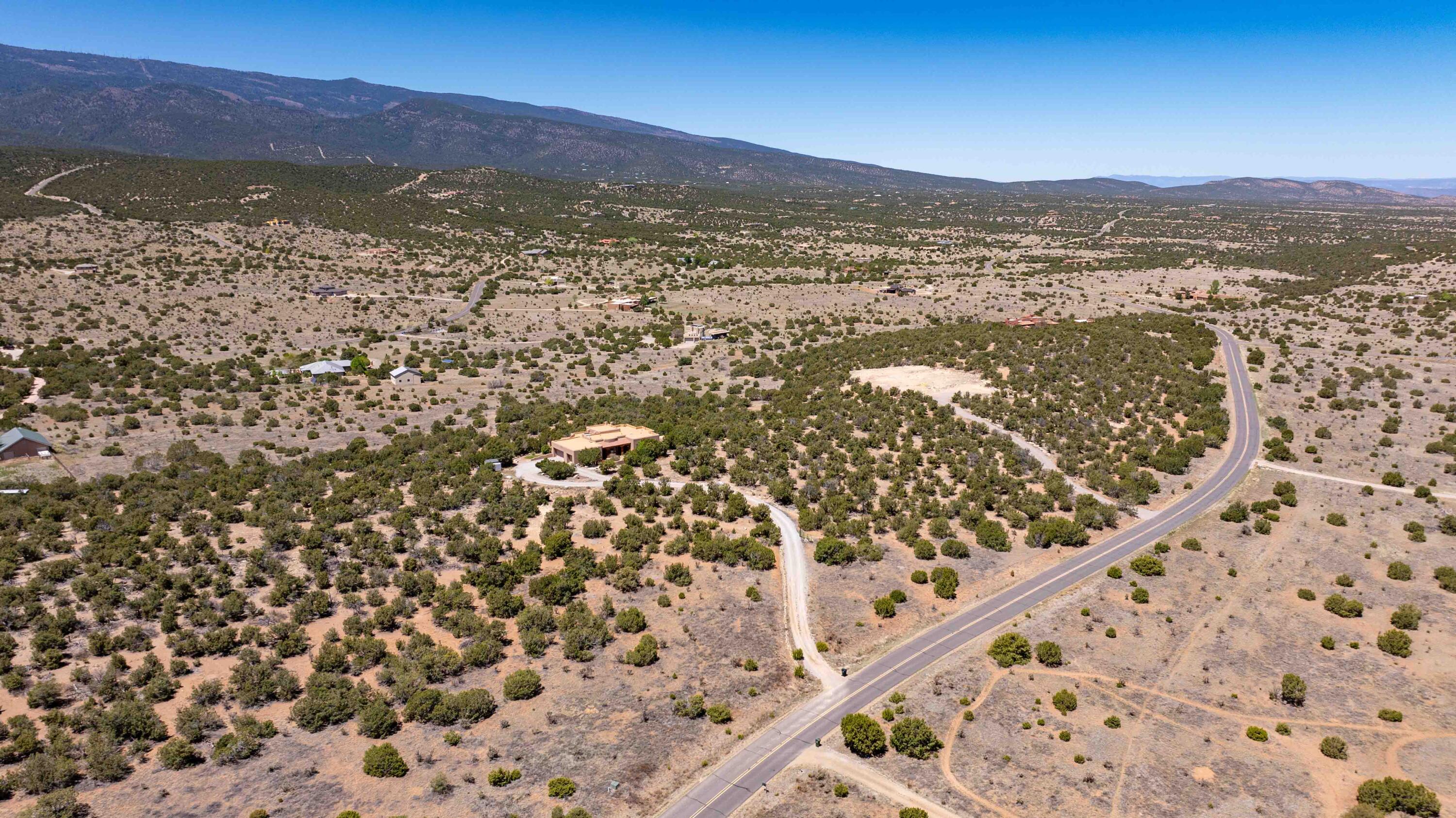 22 Via Entrada