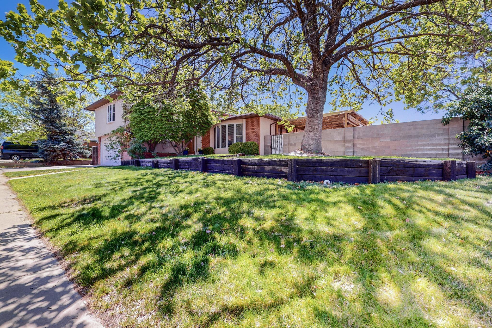 8804 Democracy Road NE