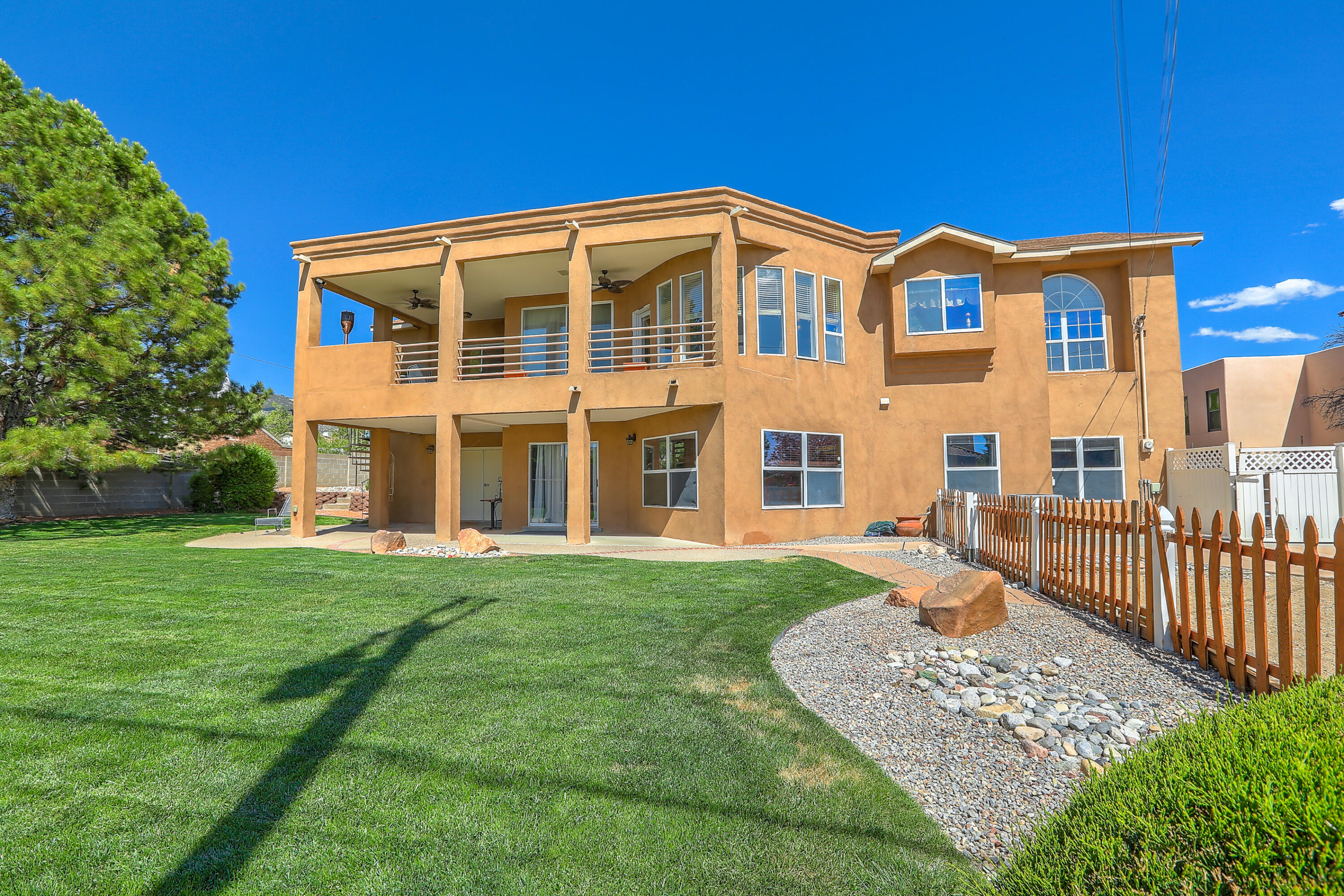 515 Monte Alto Drive NE