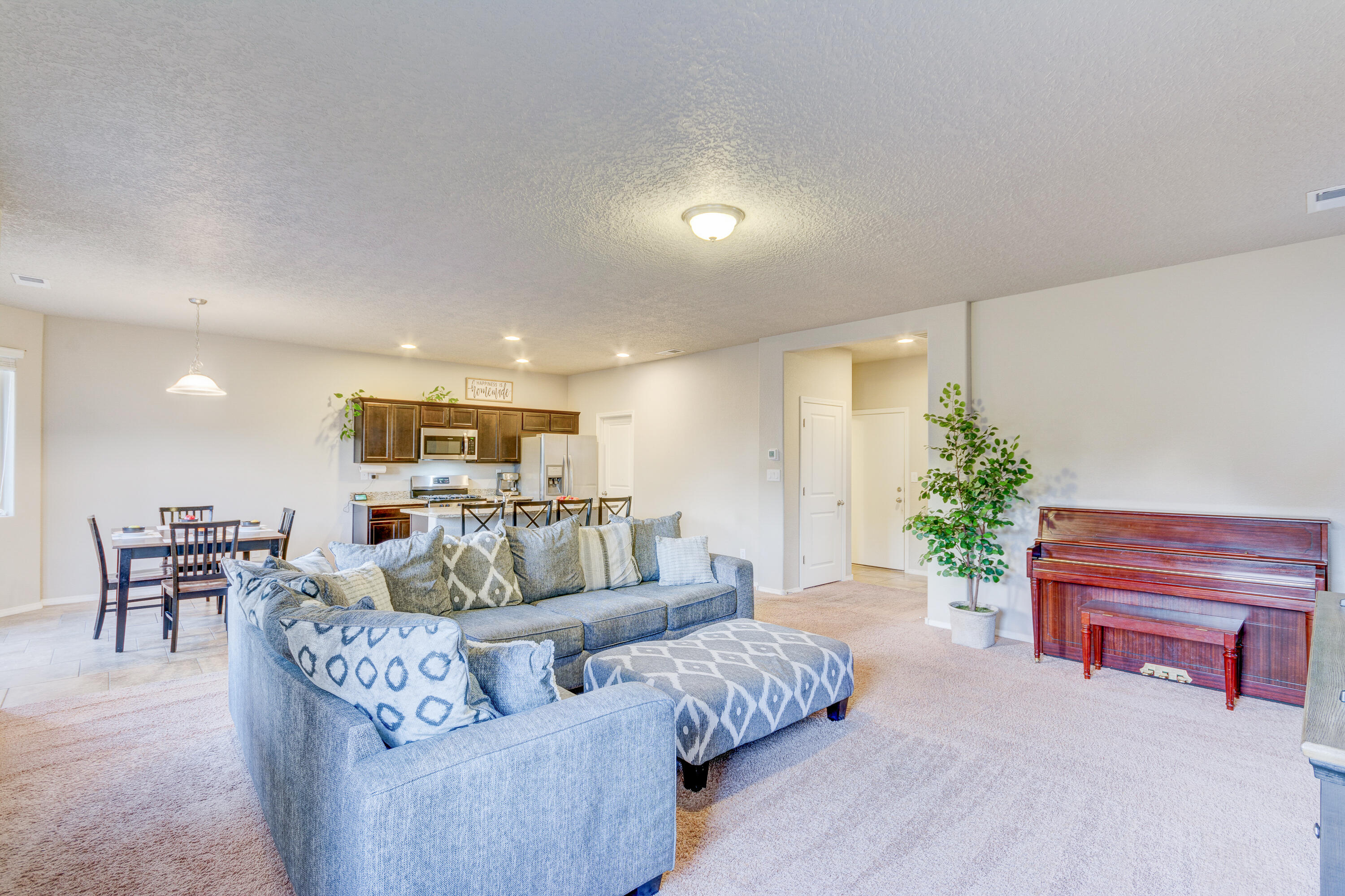 9301 Silver Mesa Street NW