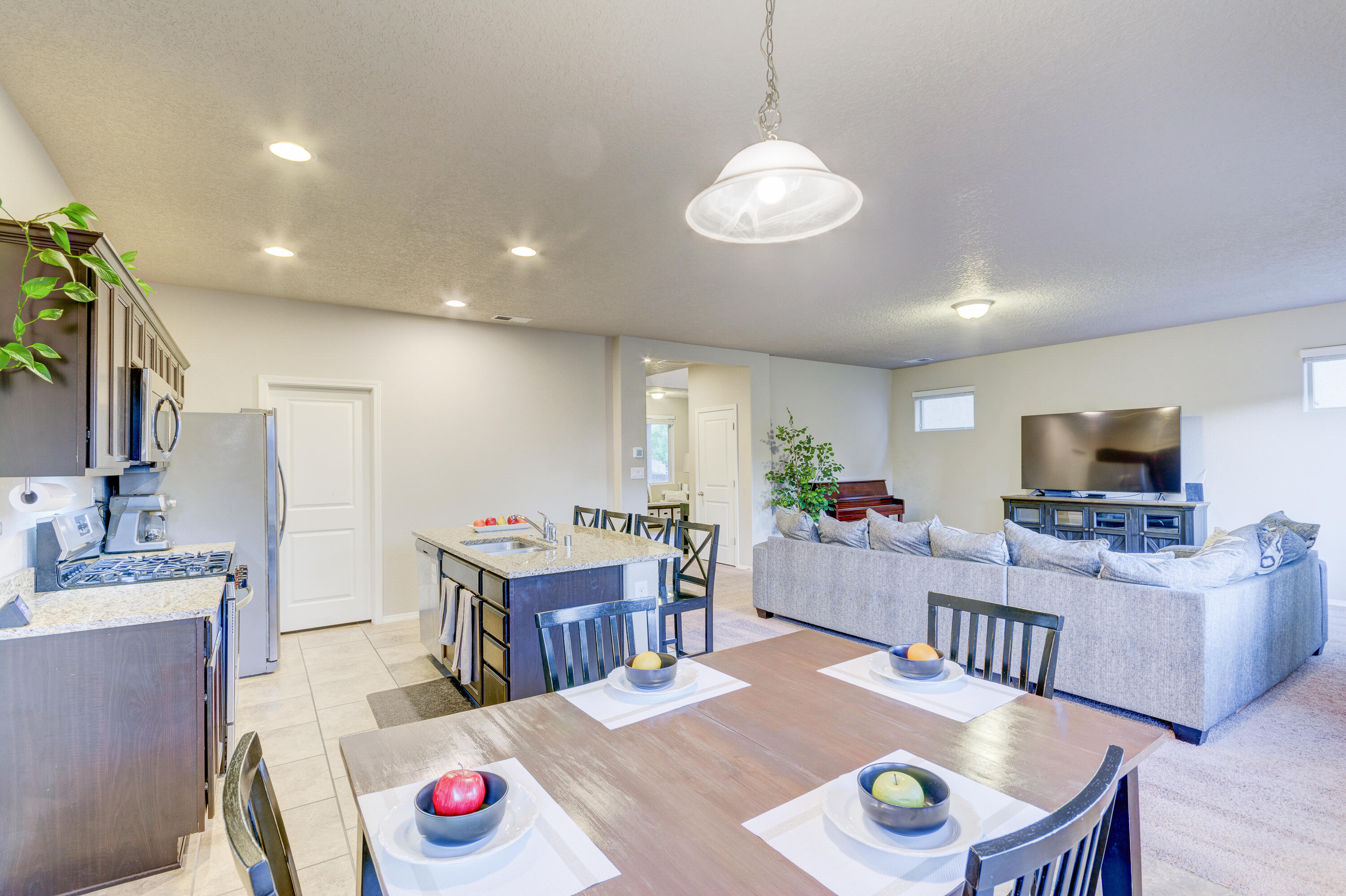 9301 Silver Mesa Street NW