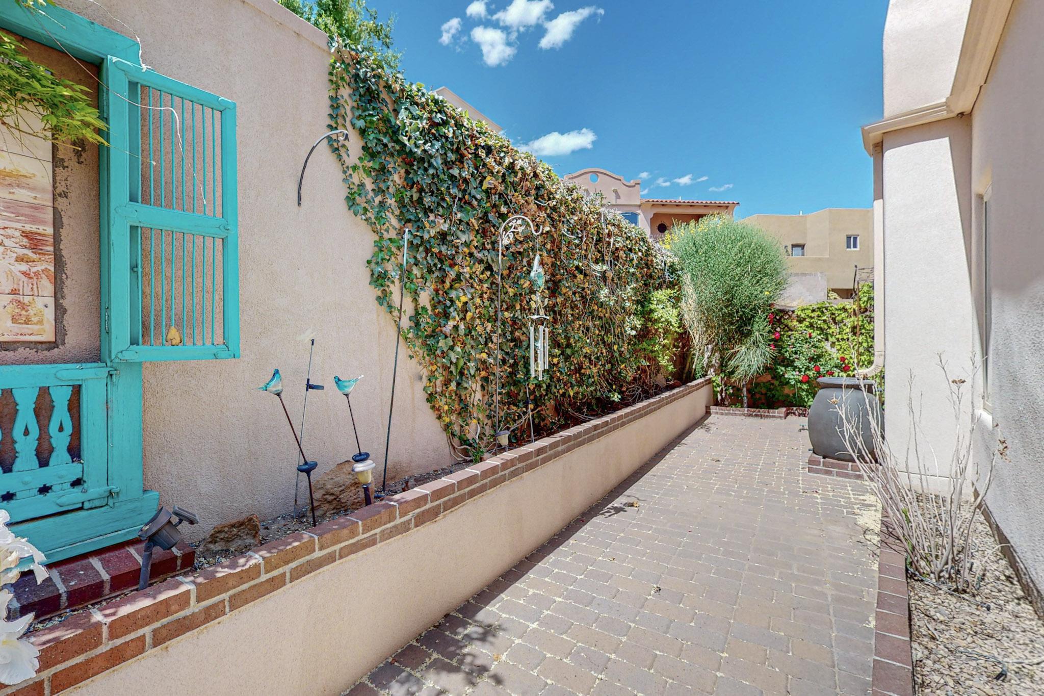 916 Nicholas Court