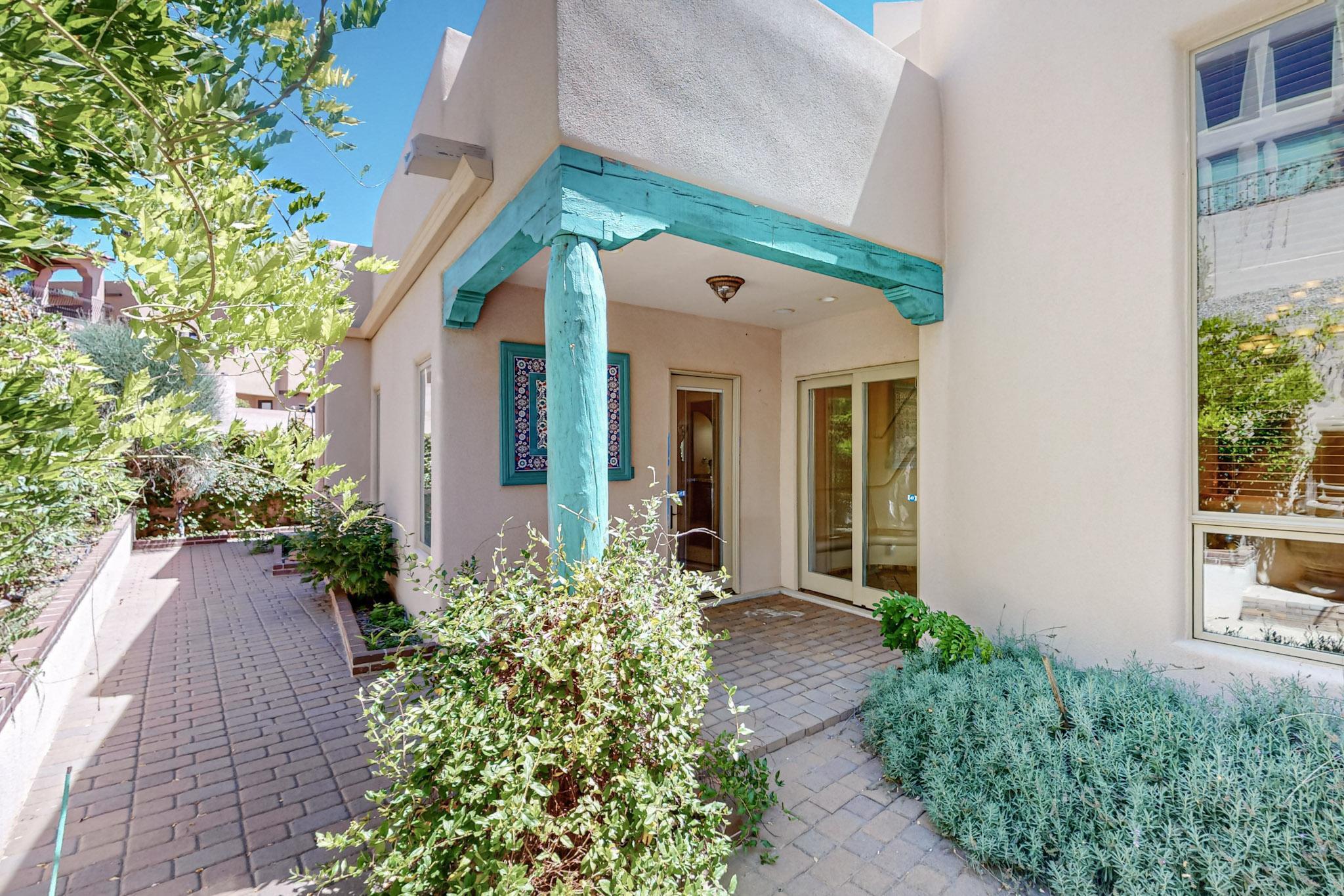 916 Nicholas Court