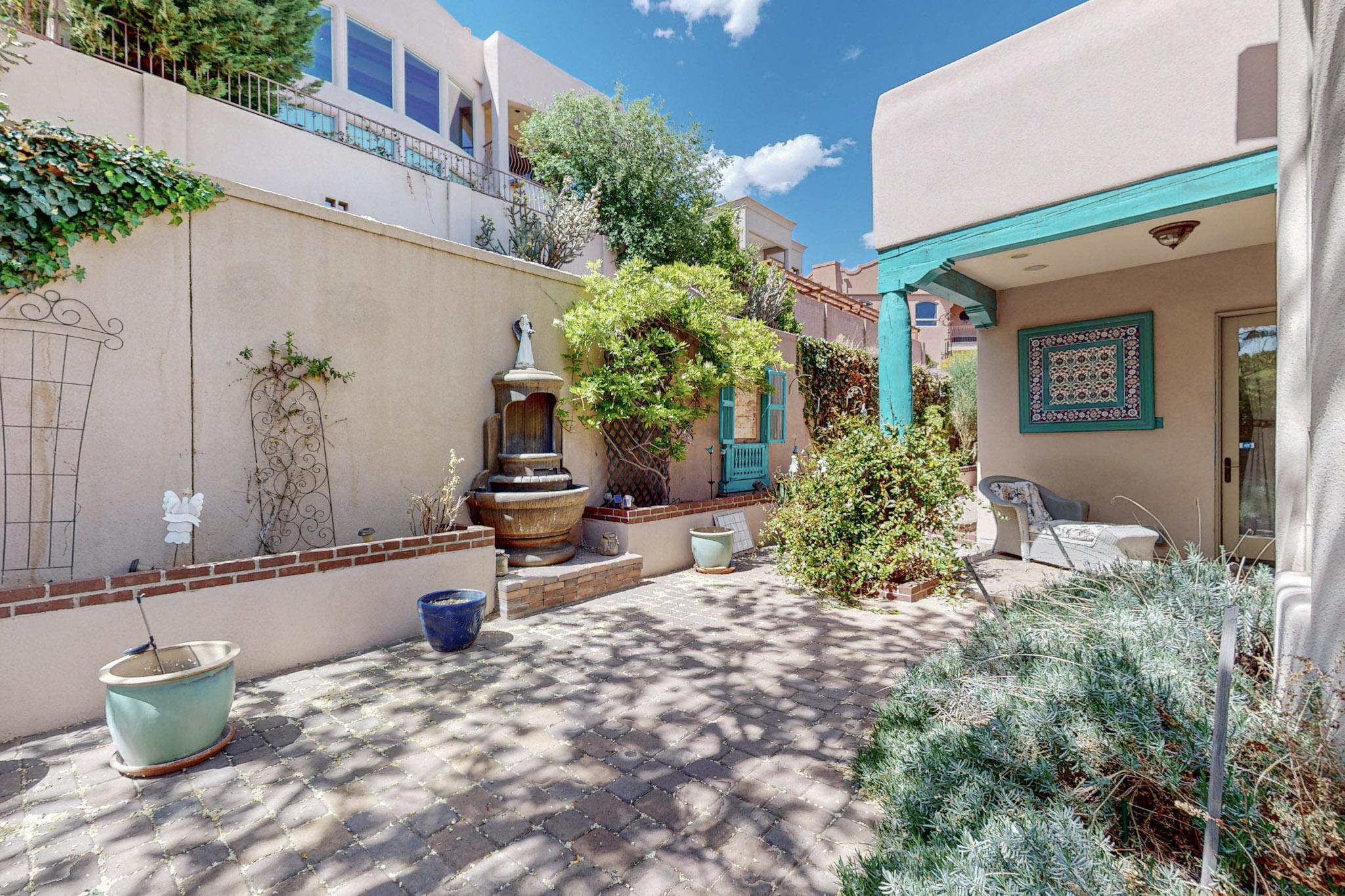 916 Nicholas Court