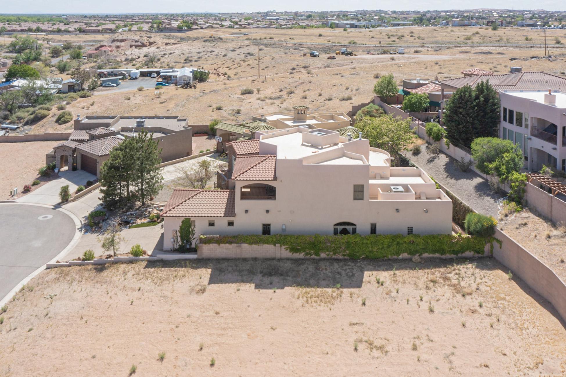 916 Nicholas Court