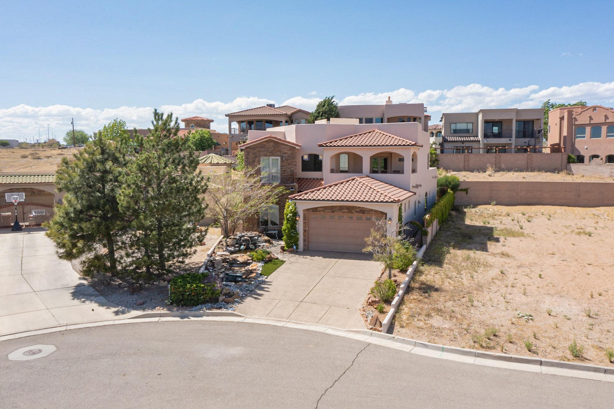 916 Nicholas Court