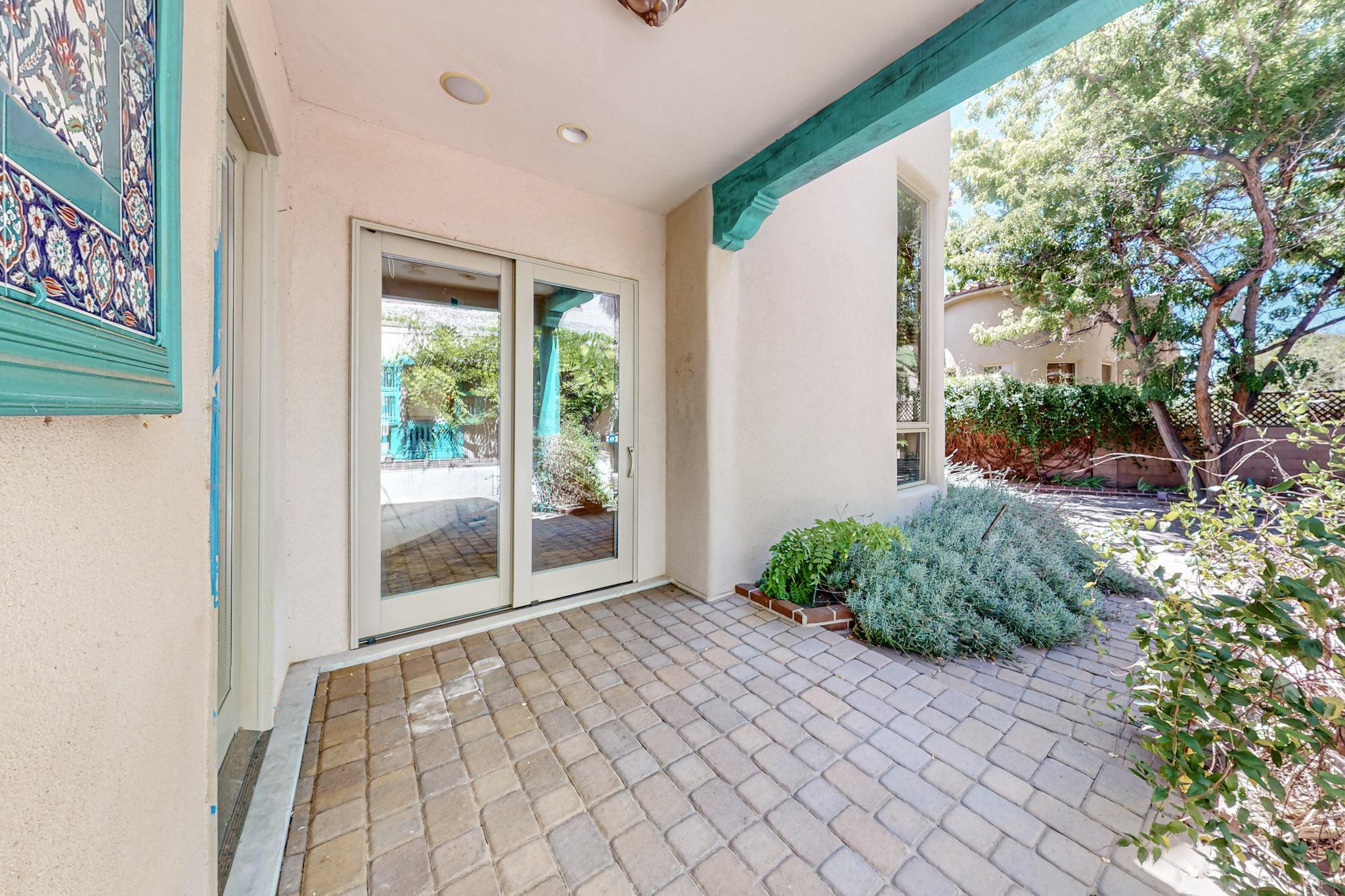 916 Nicholas Court
