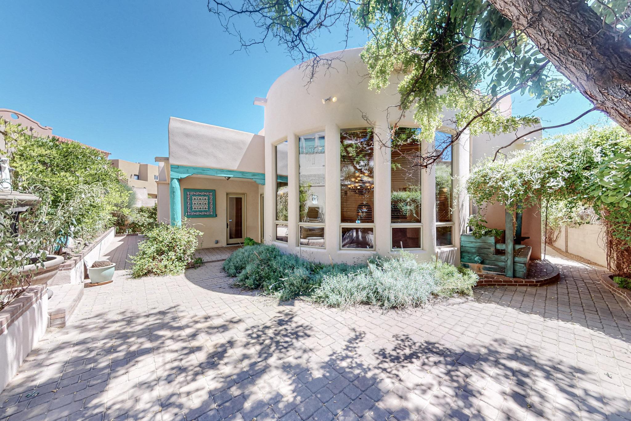 916 Nicholas Court